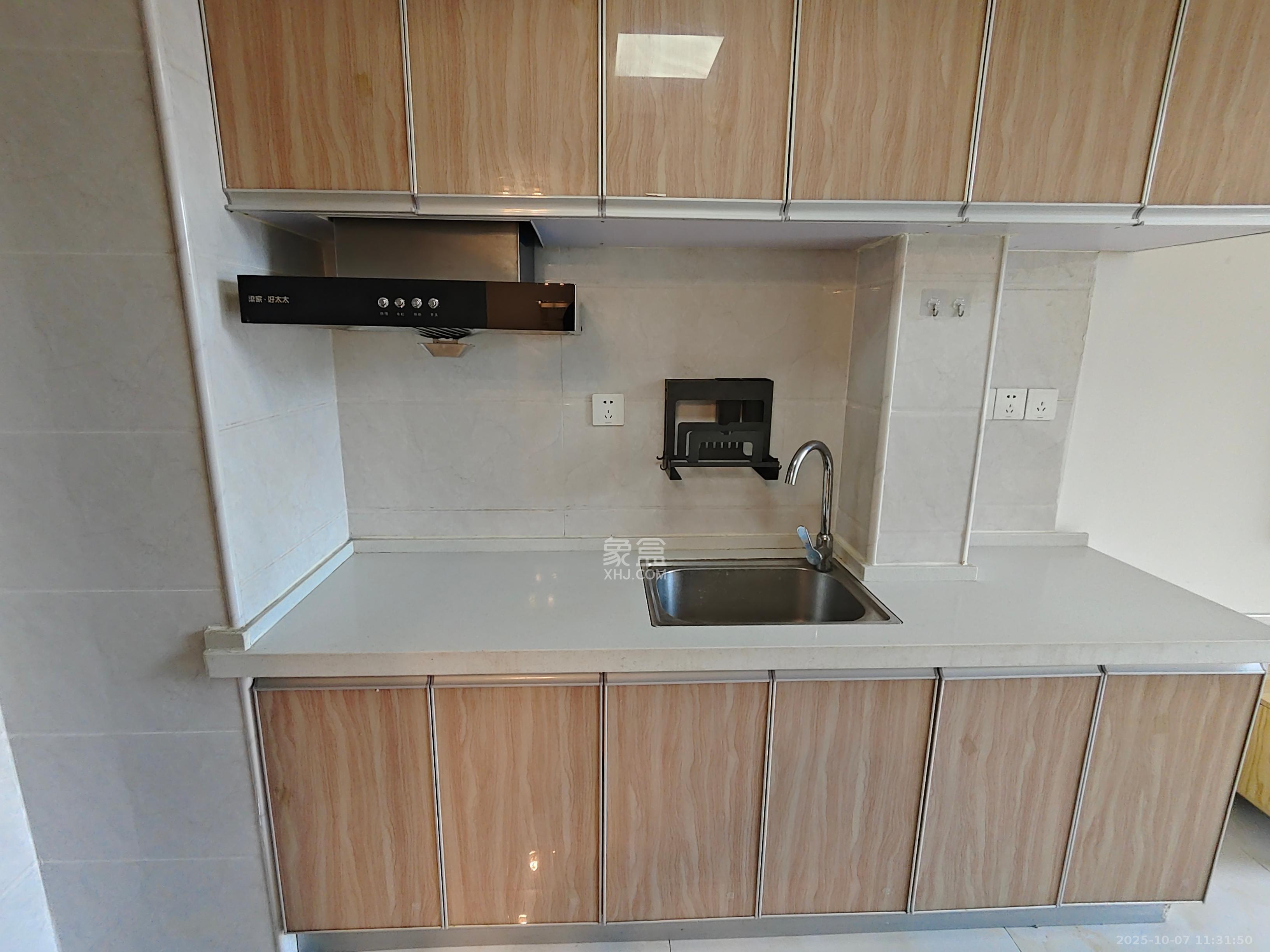 荣盛花语书苑  1室1厅1卫    1700.0元/月室内图