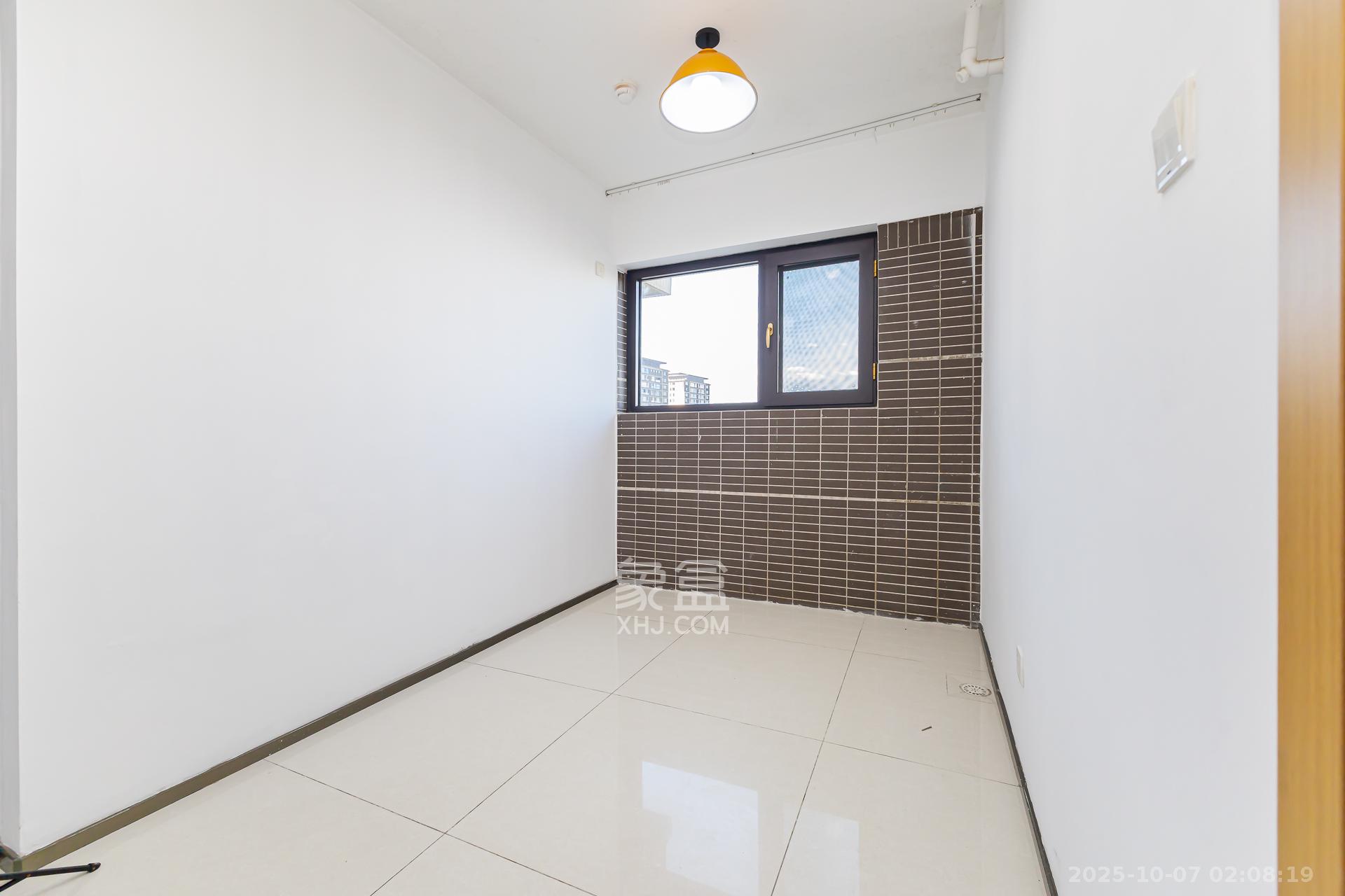 时代倾城二期 4室2厅2卫 83.8万 时代倾城二期 4室2厅2卫 83.8万卧室