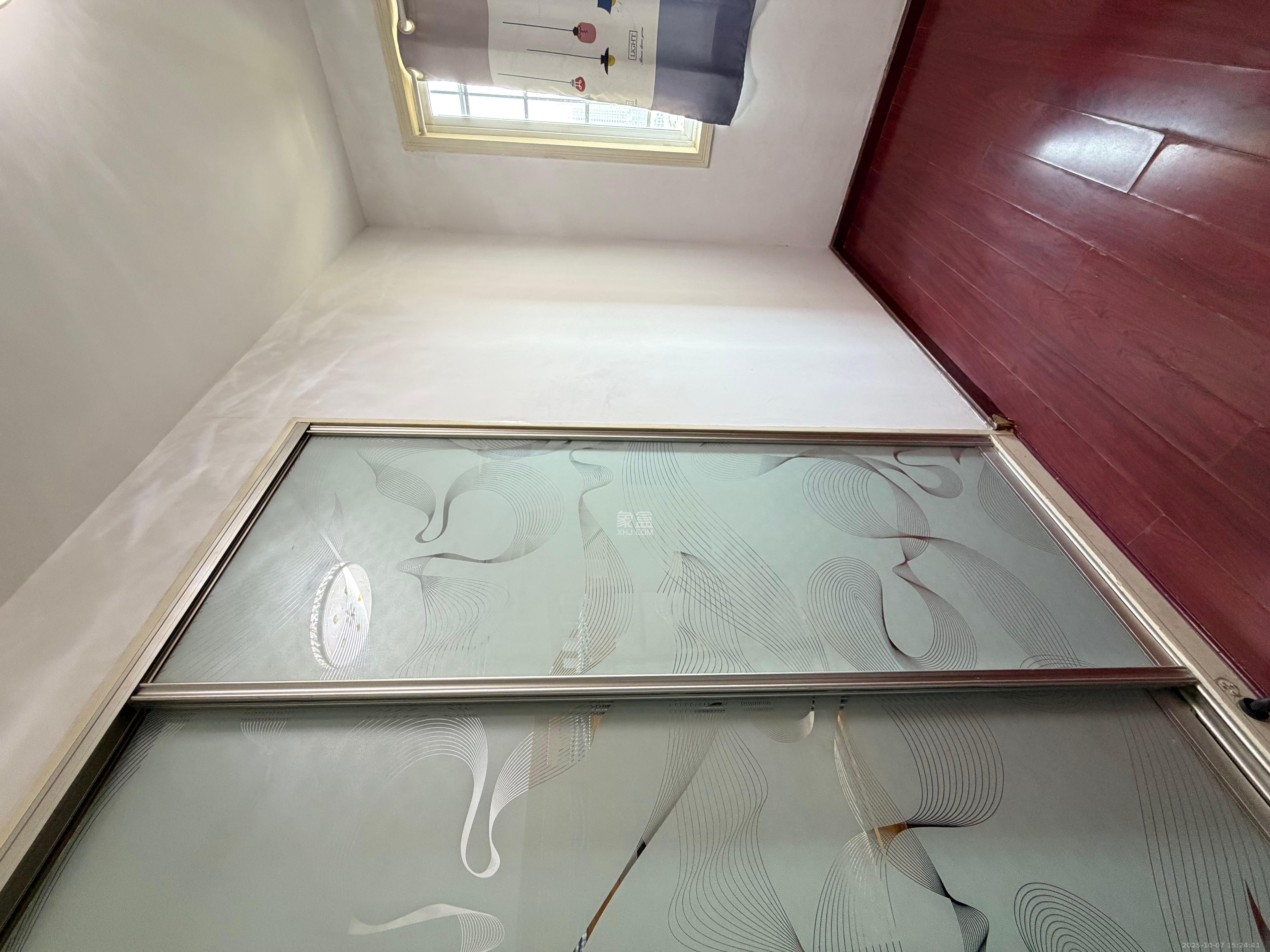 旭日东升 2室2厅1卫 2300.0元/月 旭日东升 2室2厅1卫 2300.0元/月室内图