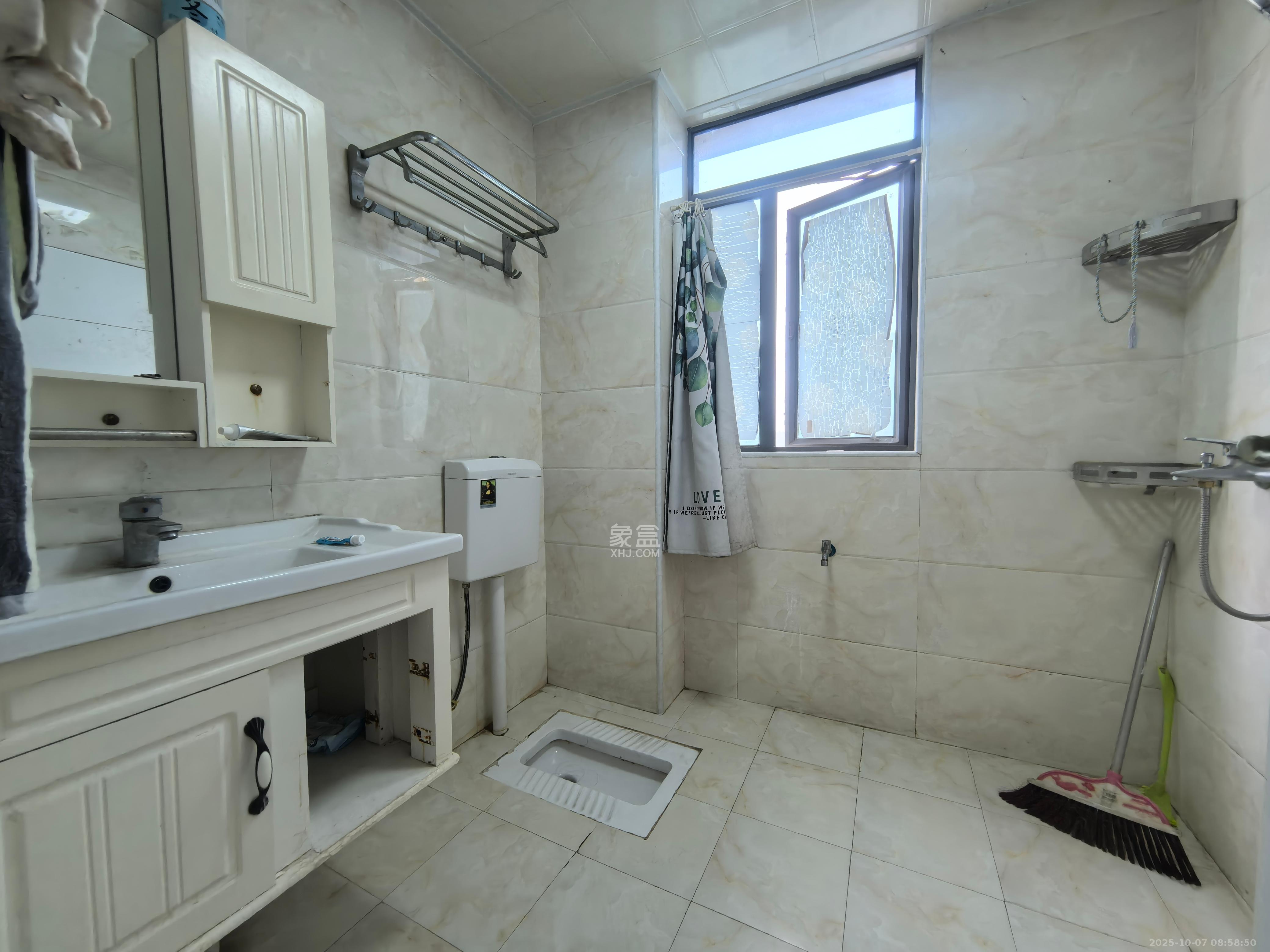 杜鹃文苑  2室2厅1卫    1800.0元/月 杜鹃文苑  2室2厅1卫    1800.0元/月室内图