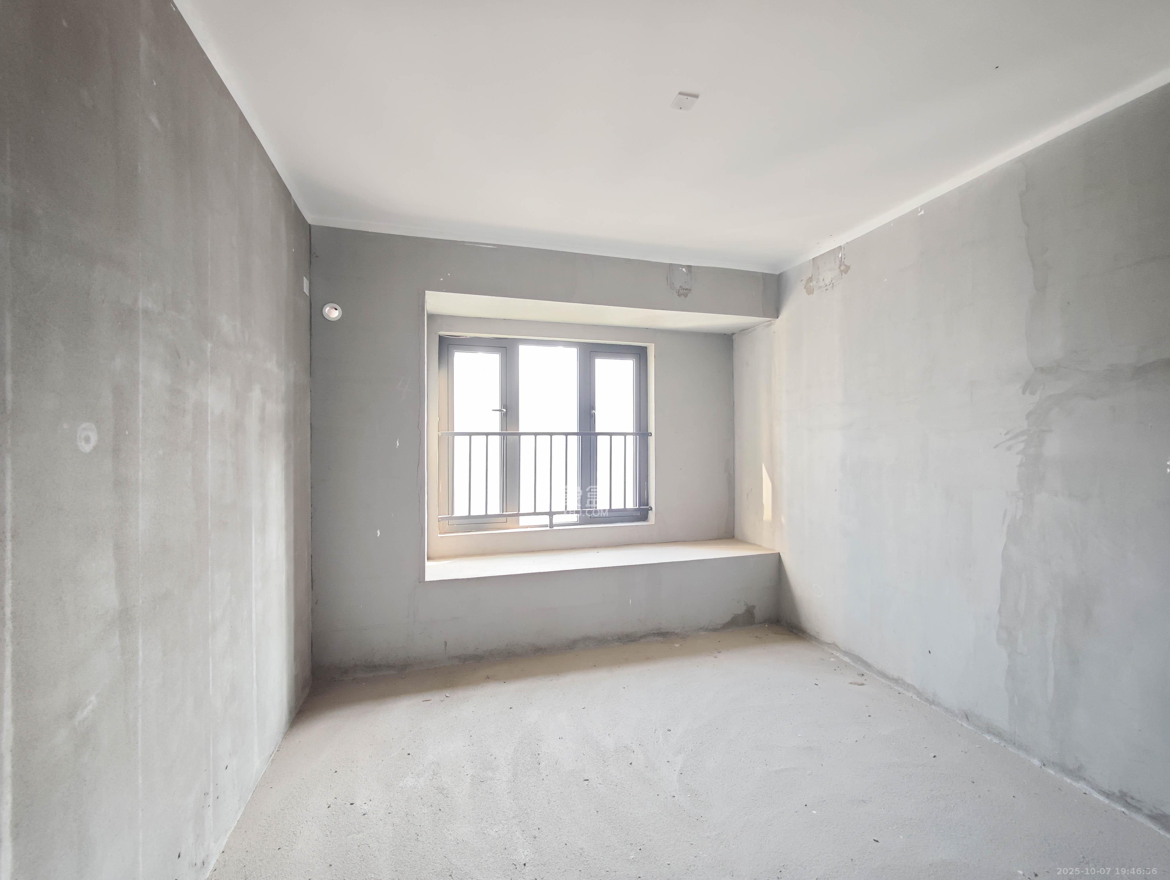 融创会展上东区  3室2厅1卫    90.0万卧室