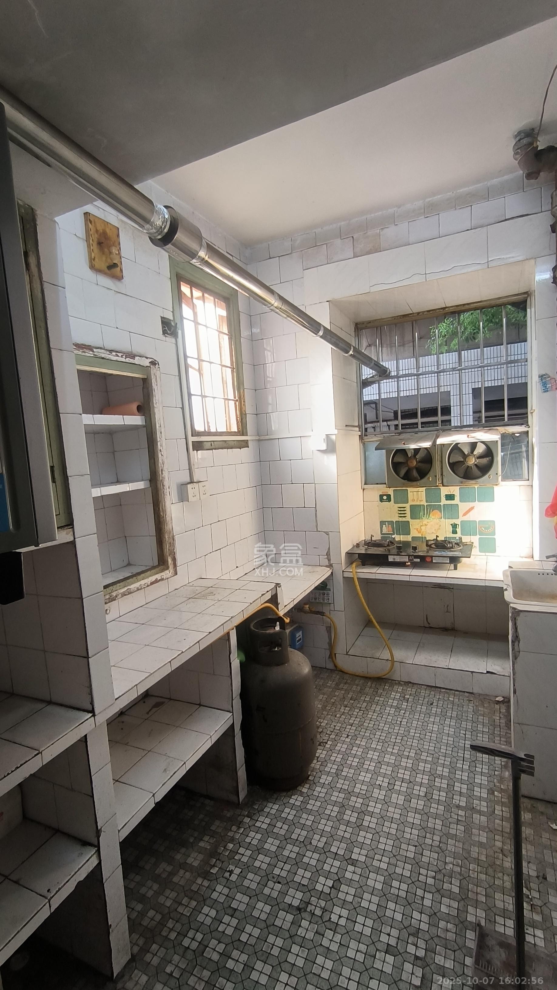 红旗区机械研究所宿舍  4室1厅1卫    1600.0元/月室内图