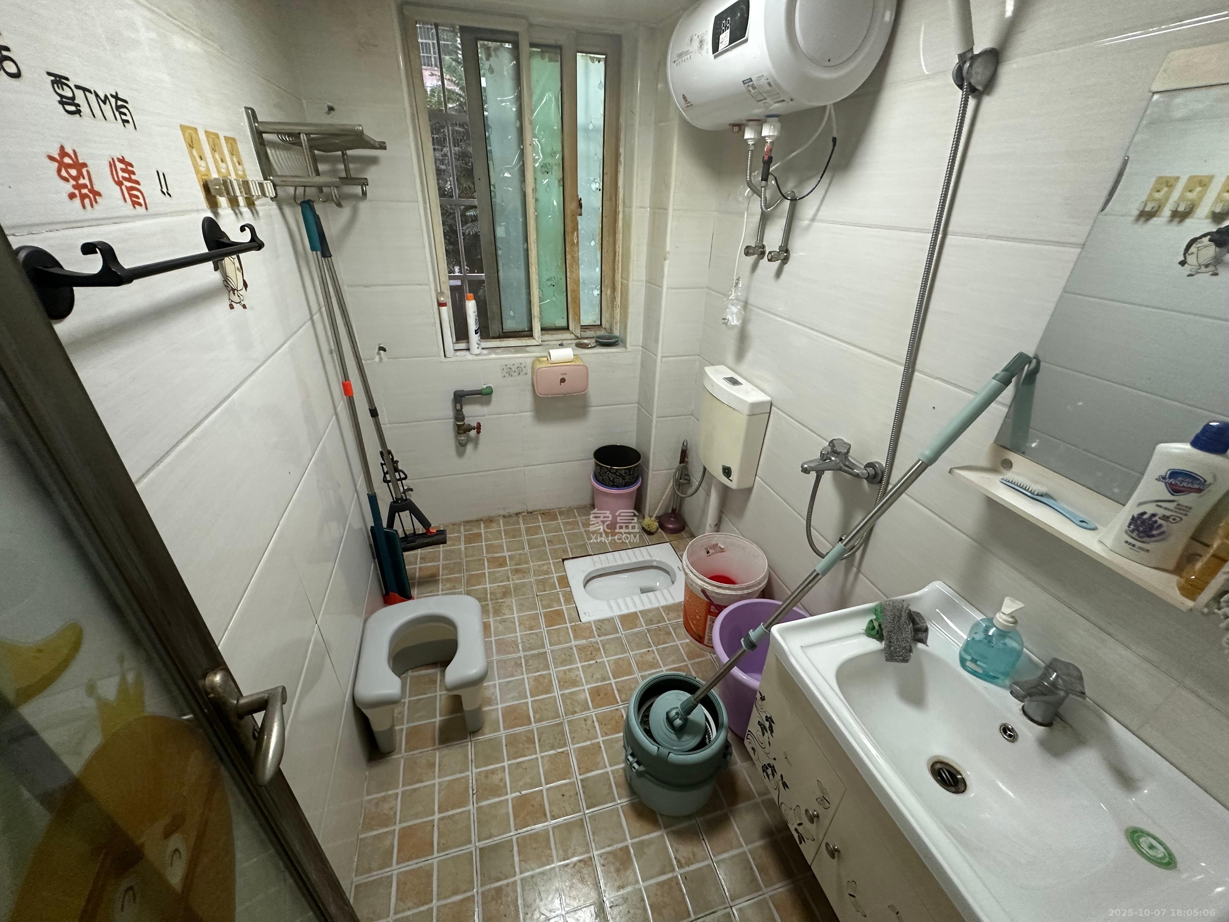 恩瑞麓山名园（龙王港小区）  3室2厅1卫    2500.0元/月室内图