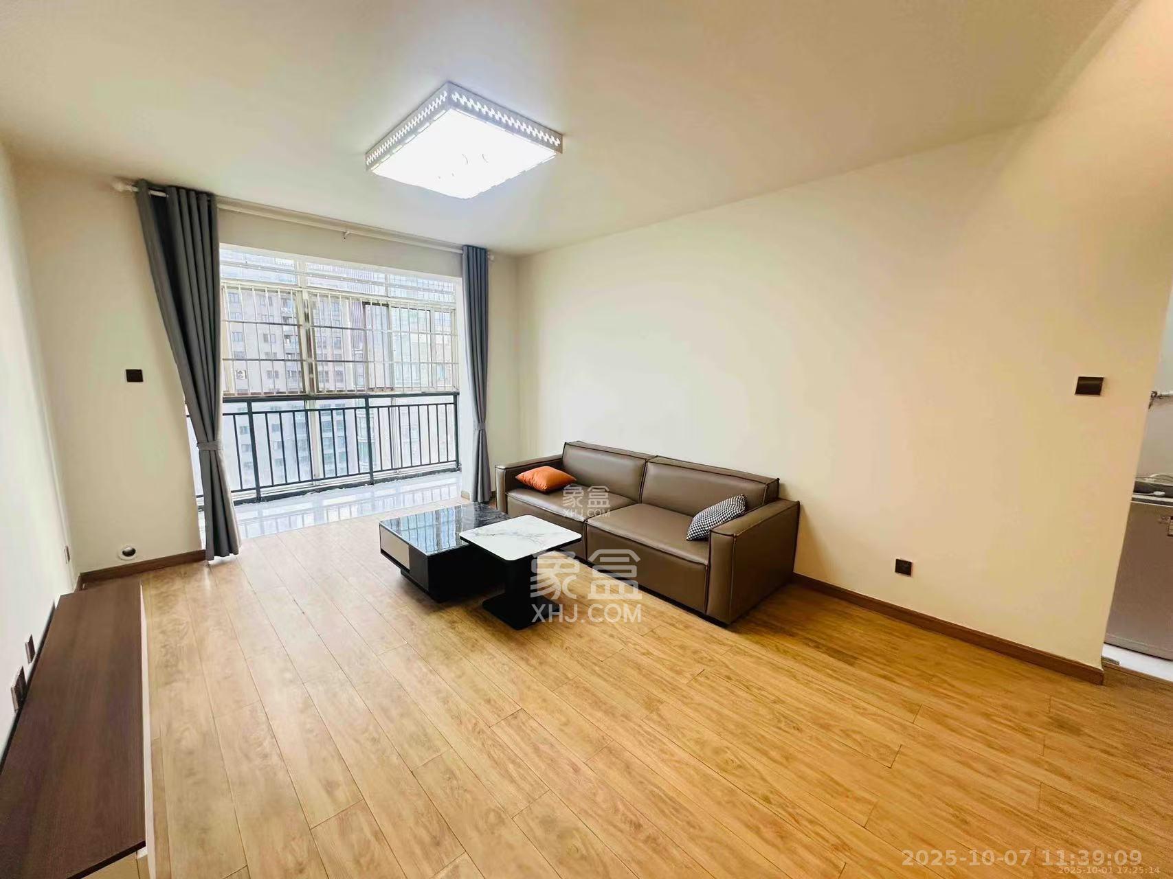 龙王港社区 2室2厅1卫 2480.0元/月 龙王港社区 2室2厅1卫 2480.0元/月室内图