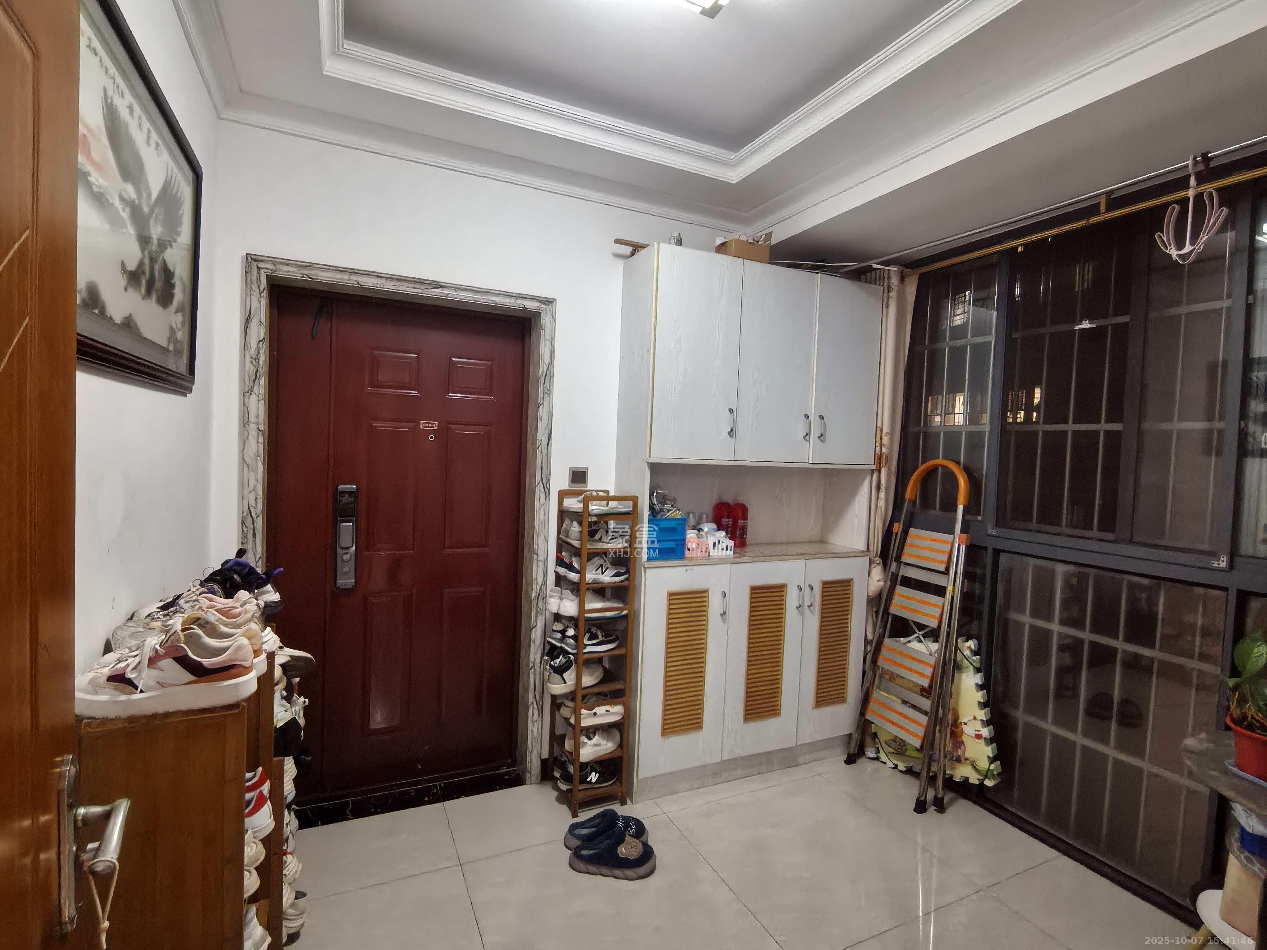 紫华郡 3室2厅2卫 2300.0元/月 紫华郡 3室2厅2卫 2300.0元/月室内图