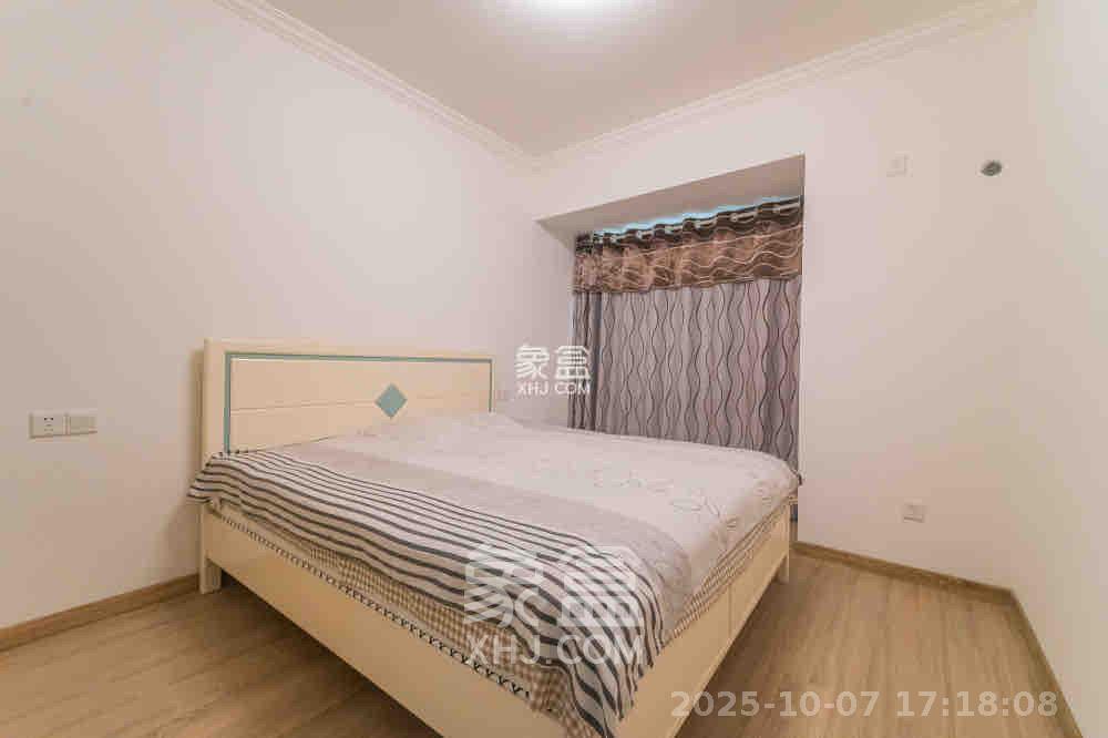 海伦春天  3室2厅2卫    2600.0元/月室内图