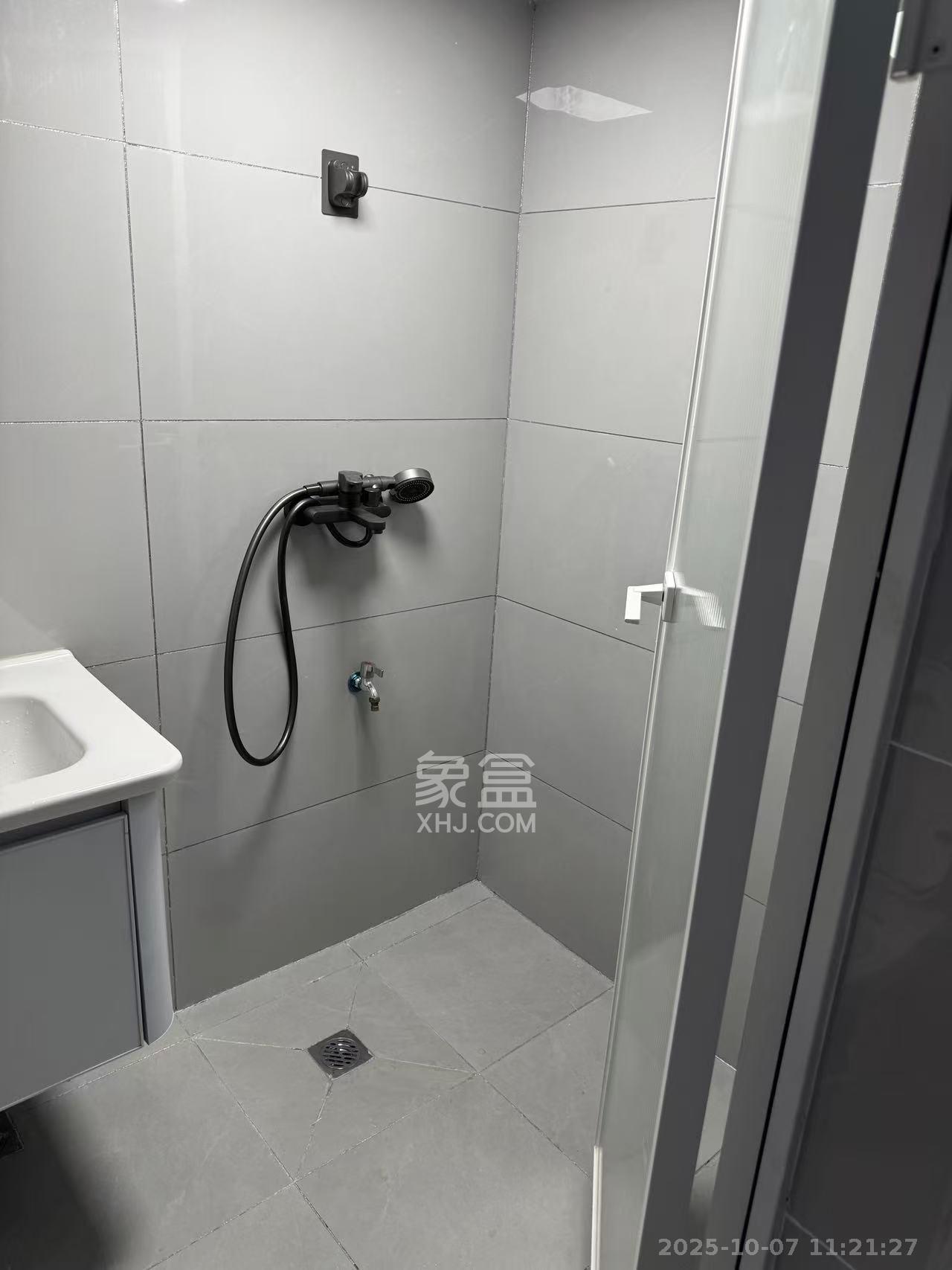 君合新城玺樾  1室1厅1卫    1200.0元/月 君合新城玺樾  1室1厅1卫    1200.0元/月室内图