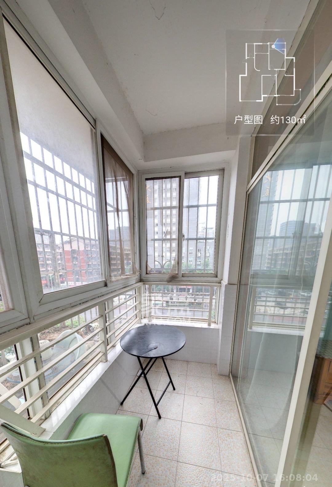 四季美景一、二期  3室2厅2卫    2400.0元/月 四季美景一、二期  3室2厅2卫    2400.0元/月室内图