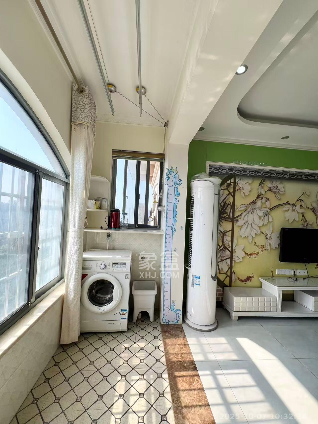 钱隆世家  3室2厅1卫    2300.0元/月室内图