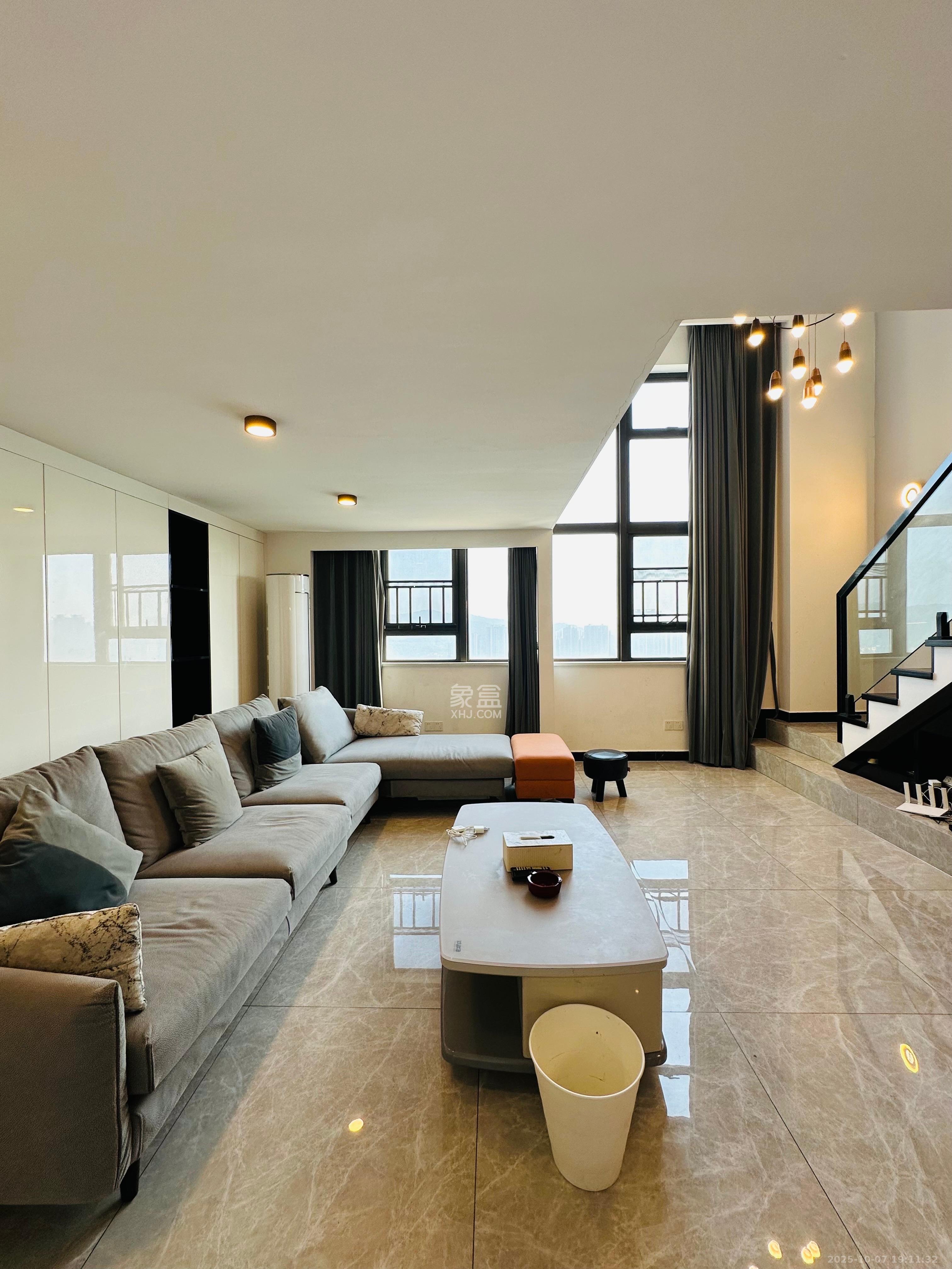 达美溪湖湾  2室2厅1卫    3500.0元/月室内图