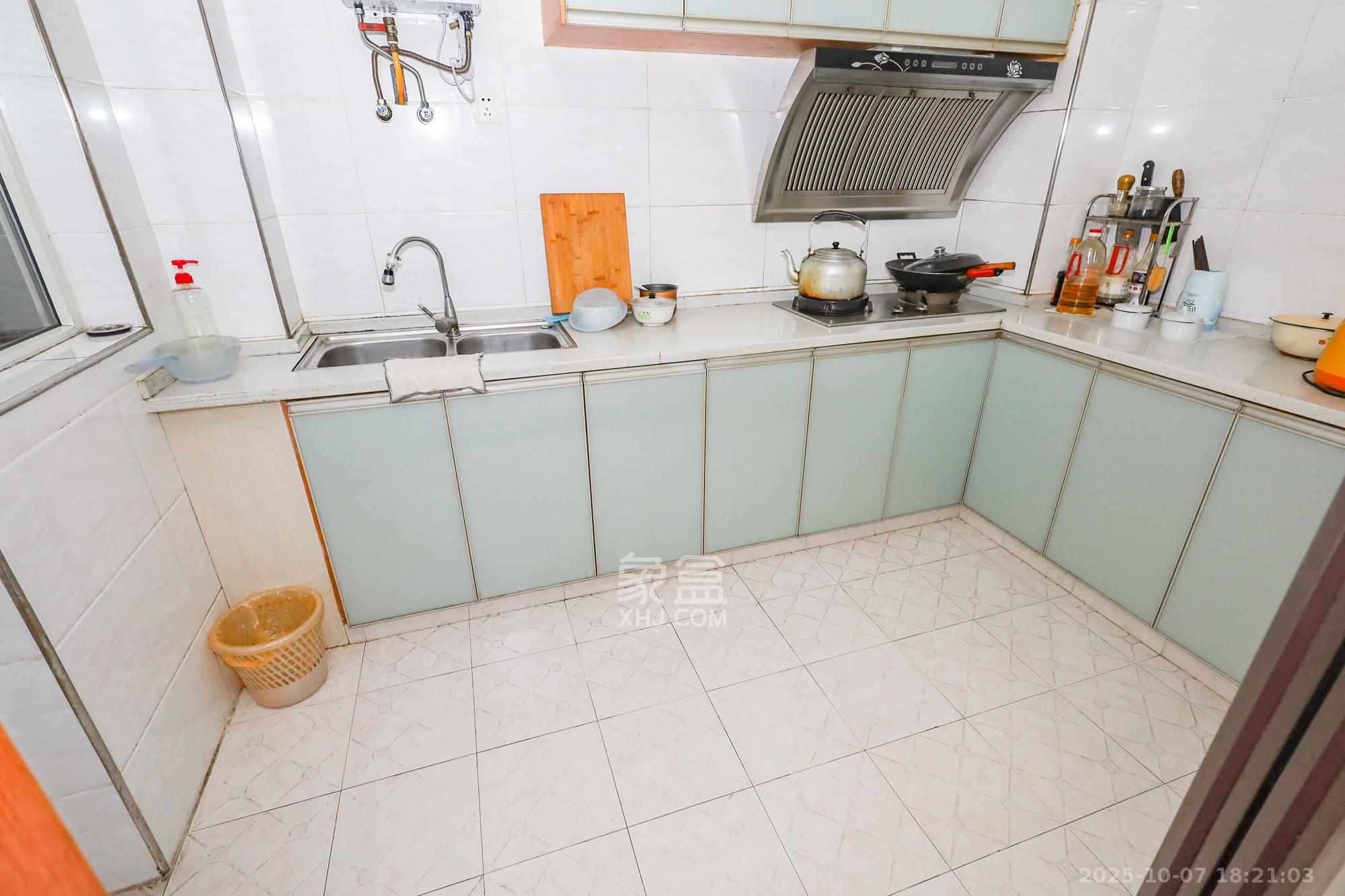 金麓西岸和苑 2室2厅1卫 55.0万 金麓西岸和苑 2室2厅1卫 55.0万厨房