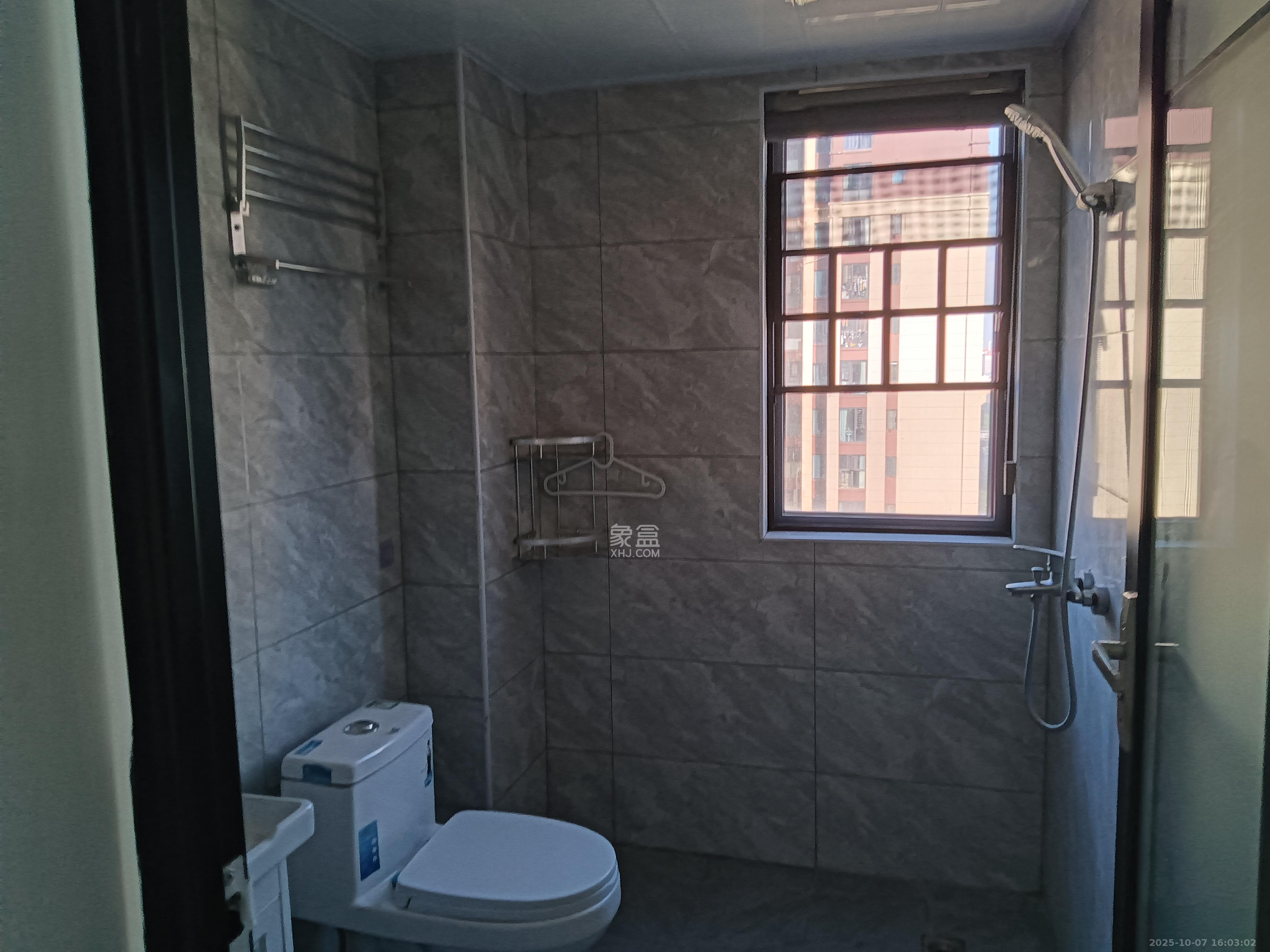 国欣向荣府 4室2厅1卫 3500.0元/月 国欣向荣府 4室2厅1卫 3500.0元/月室内图