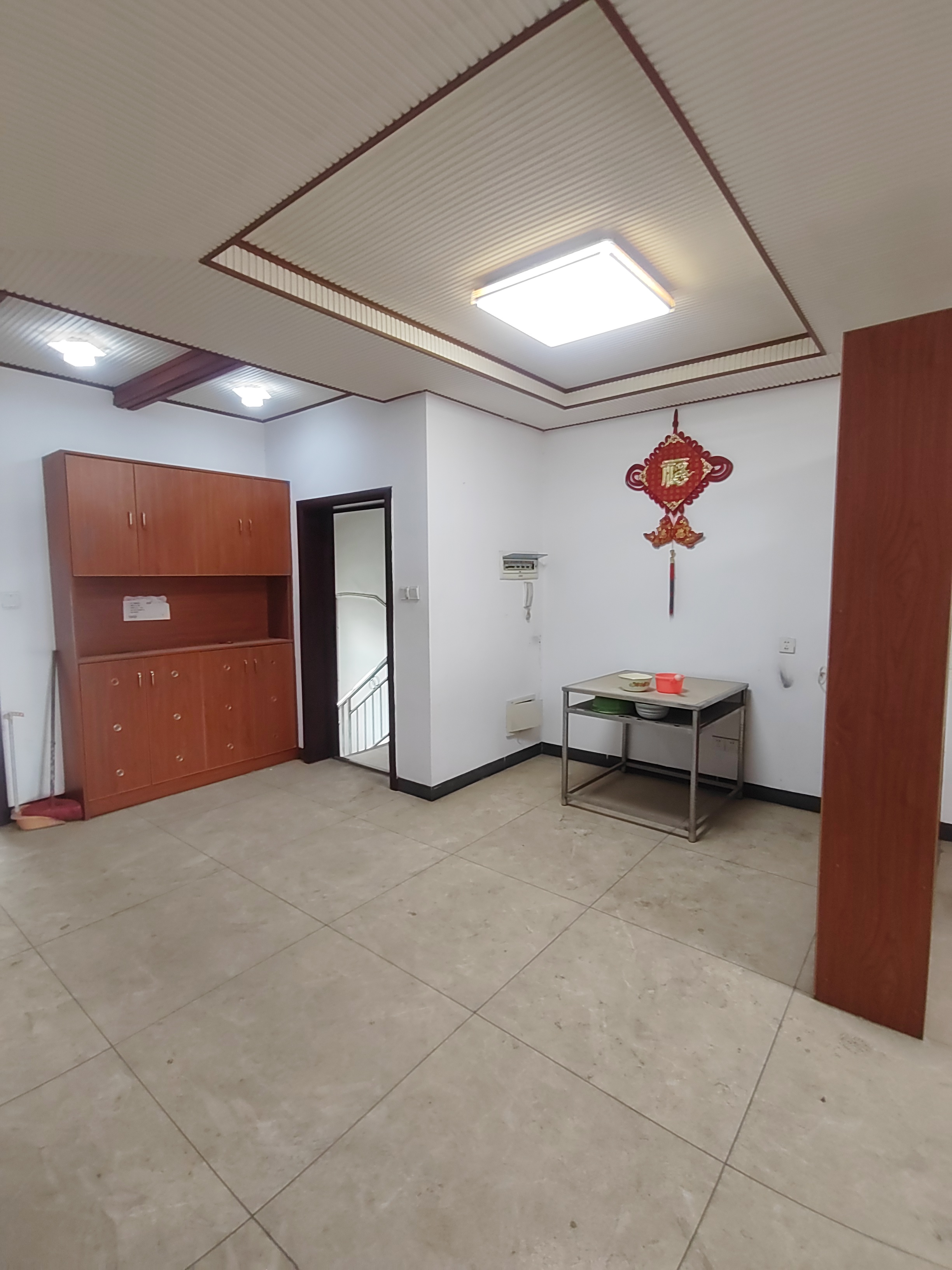 区商业局家属楼(清泉) 3室2厅1卫 720.0元/月 区商业局家属楼(清泉) 3室2厅1卫 720.0元/月室内图