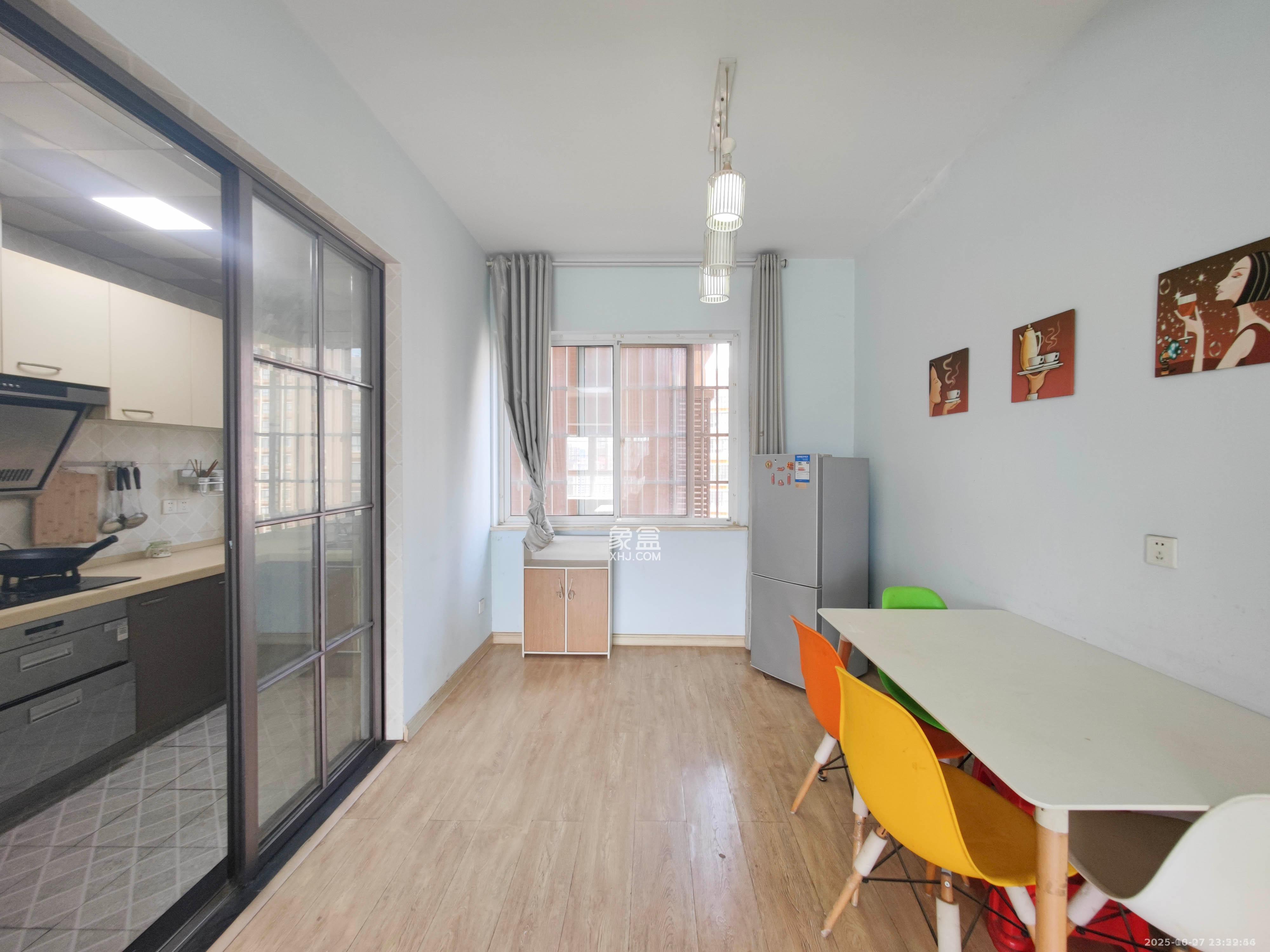 湘府十城（汇财御景湾新寓,汇财国际）  3室2厅2卫    1800.0元/月室内图