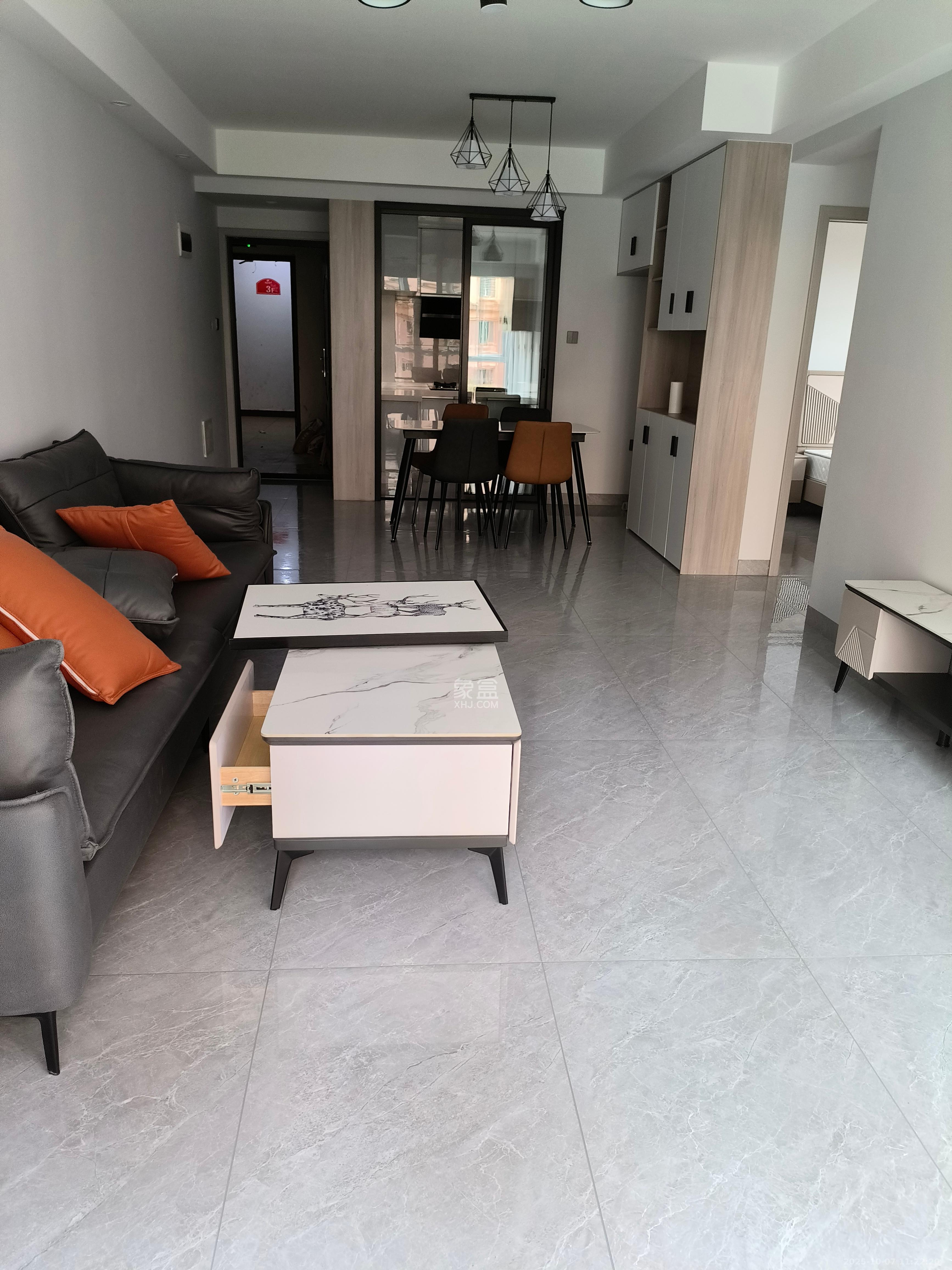 丽发新城  1室0厅0卫    2000.0元/月 丽发新城  1室0厅0卫    2000.0元/月室内图