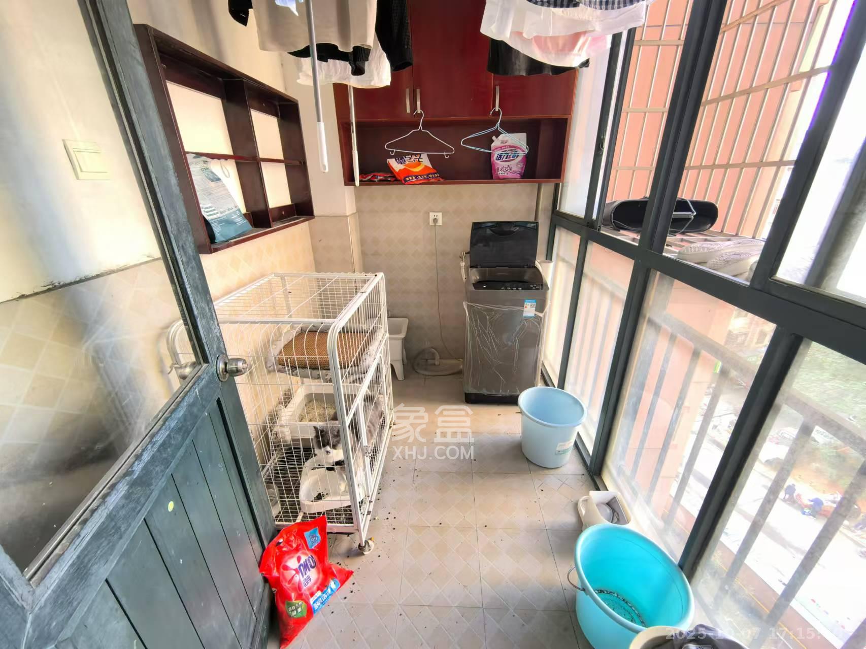 先锋东外滩  4室2厅2卫    3200.0元/月室内图