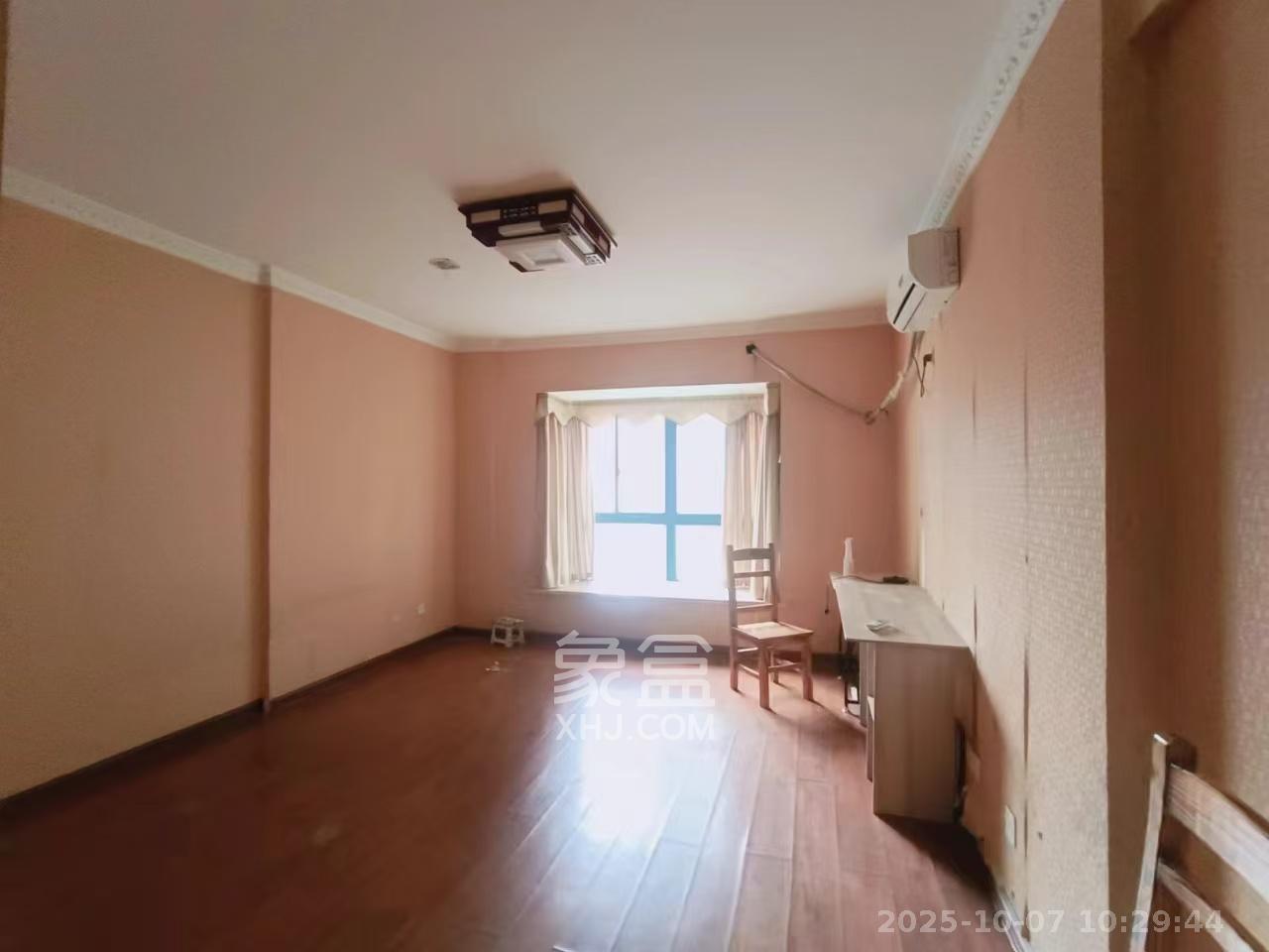 中国铝业单位宿舍 1室2厅1卫 4000.0元/月 中国铝业单位宿舍 1室2厅1卫 4000.0元/月室内图