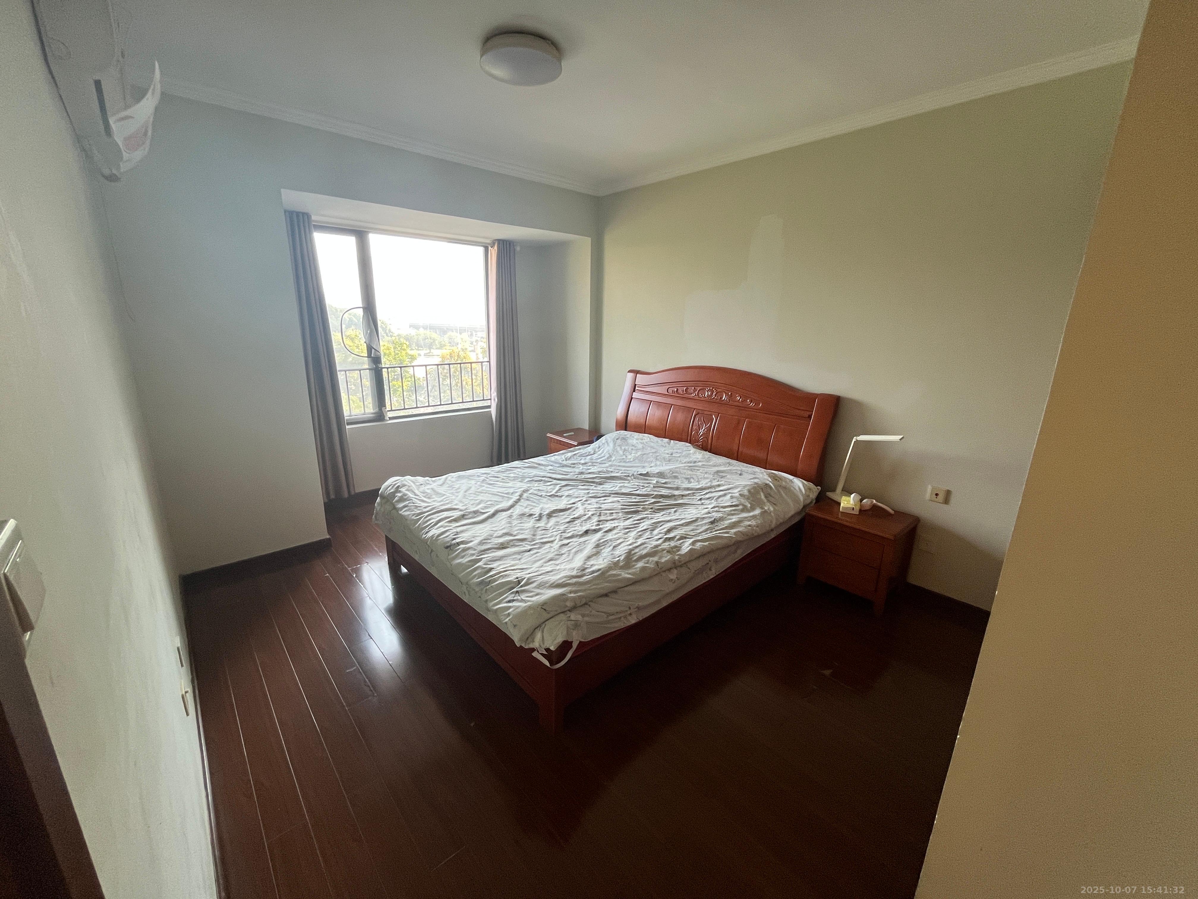 万科金域华府一期  3室2厅1卫    2500.0元/月室内图