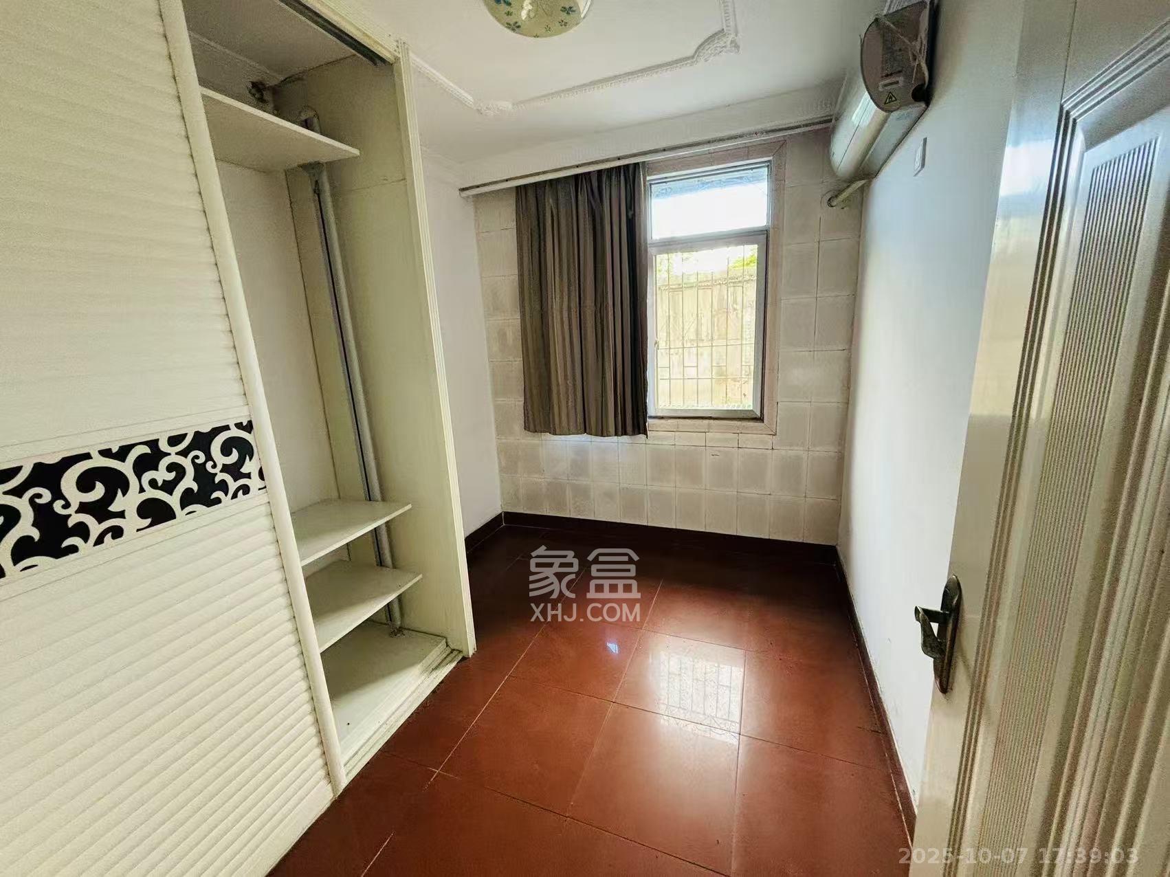 楚湘街二条巷散盘  2室1厅1卫    2100.0元/月室内图