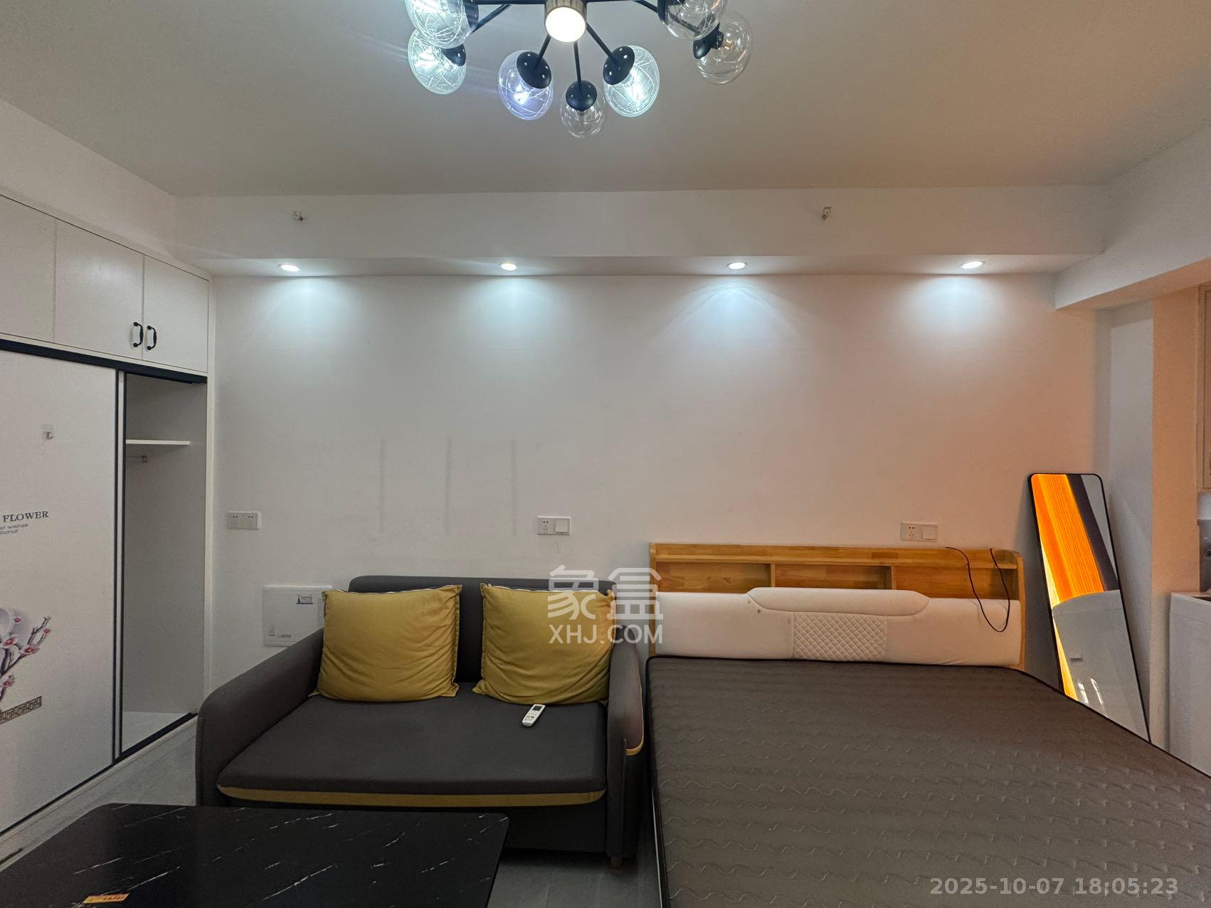 金地铂悦  1室0厅0卫    1000.0元/月 金地铂悦  1室0厅0卫    1000.0元/月