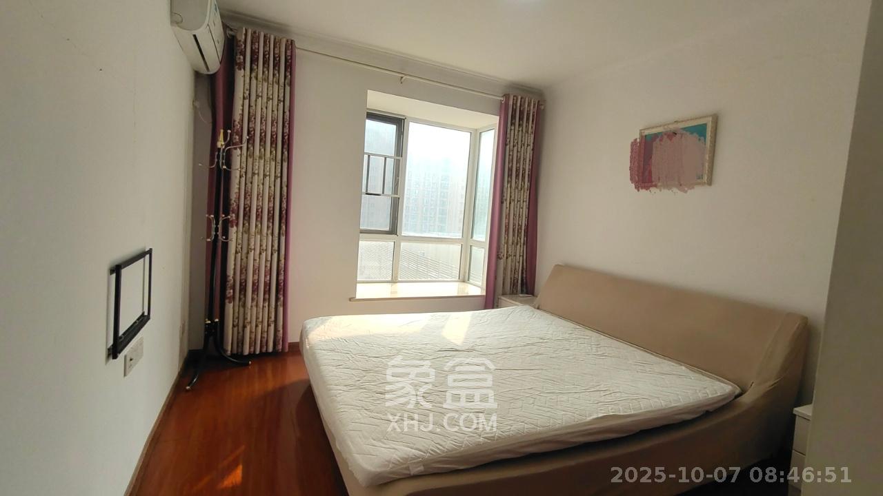 丽发新城  4室2厅1卫    2200.0元/月室内图