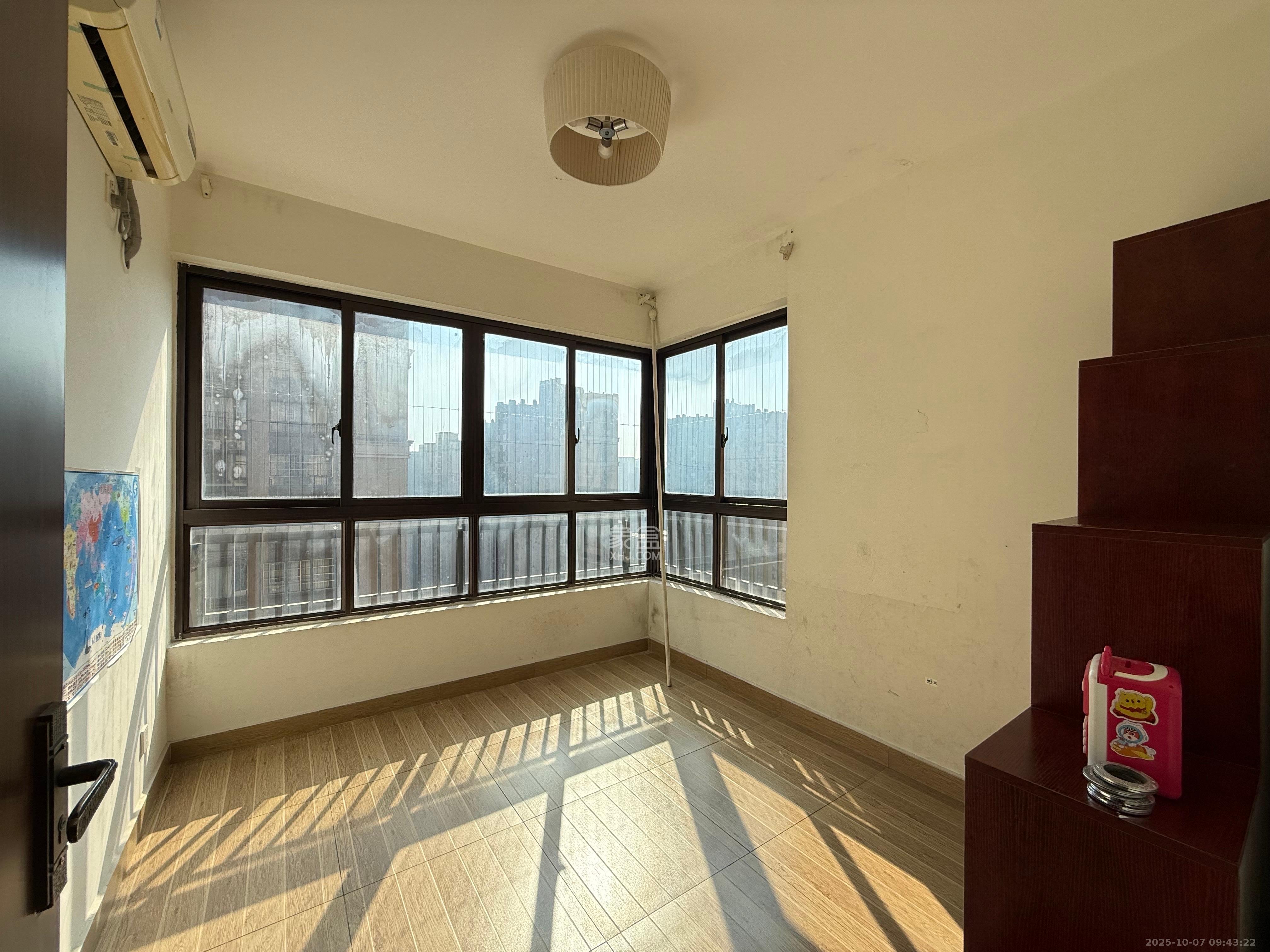 华润凤凰城三期 3室2厅1卫 2000.0元/月 华润凤凰城三期 3室2厅1卫 2000.0元/月室内图