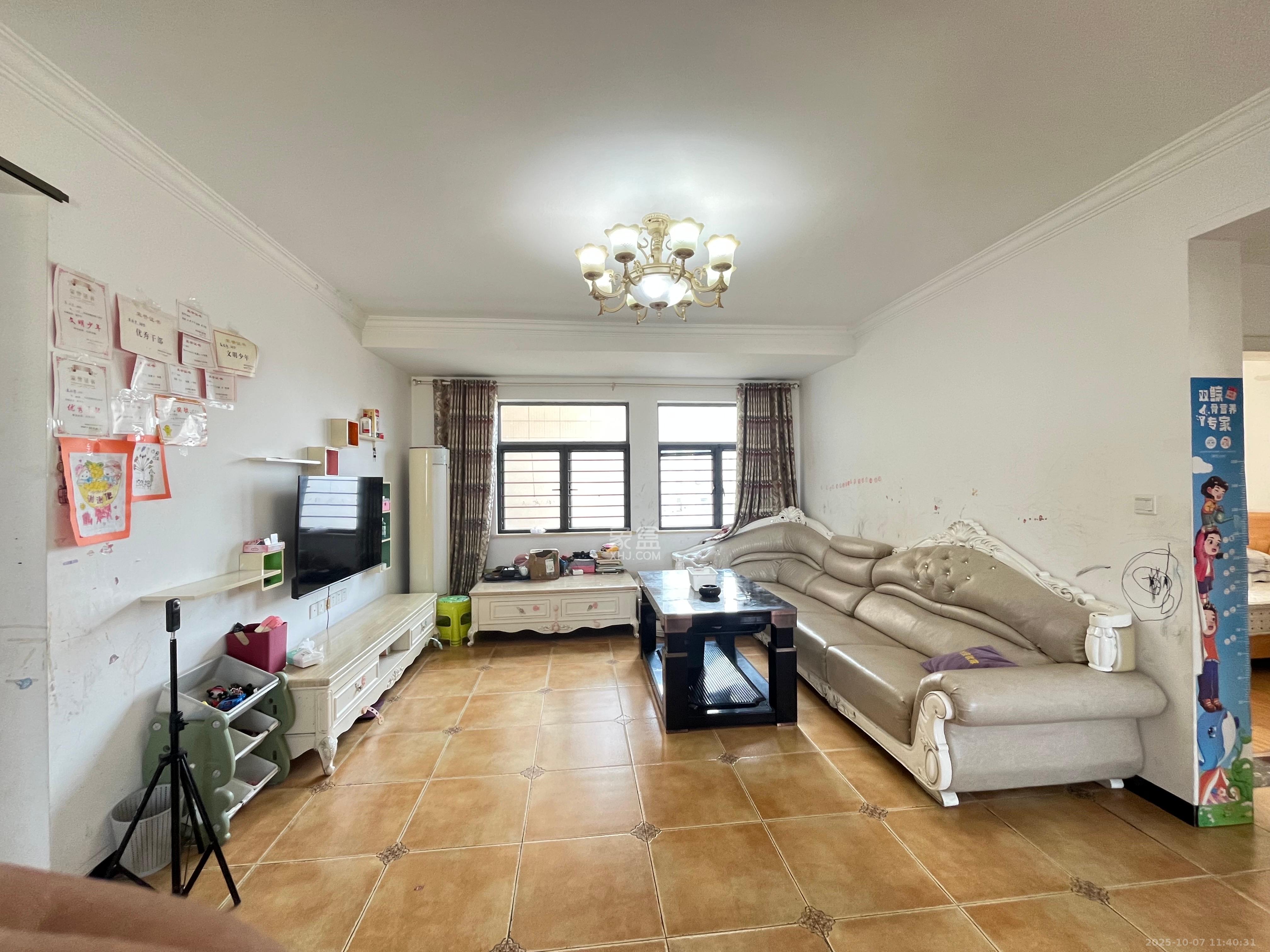 中房瑞致国际  4室2厅2卫    2800.0元/月