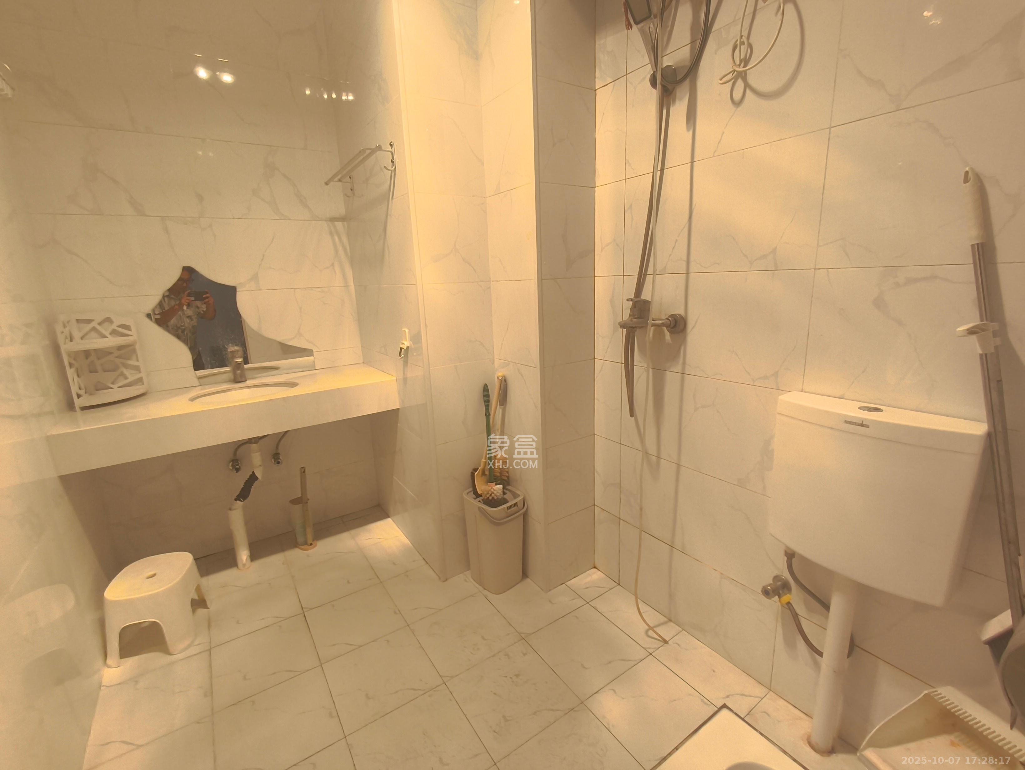 金鼎公园尚 1室1厅1卫 1000.0元/月 金鼎公园尚 1室1厅1卫 1000.0元/月室内图