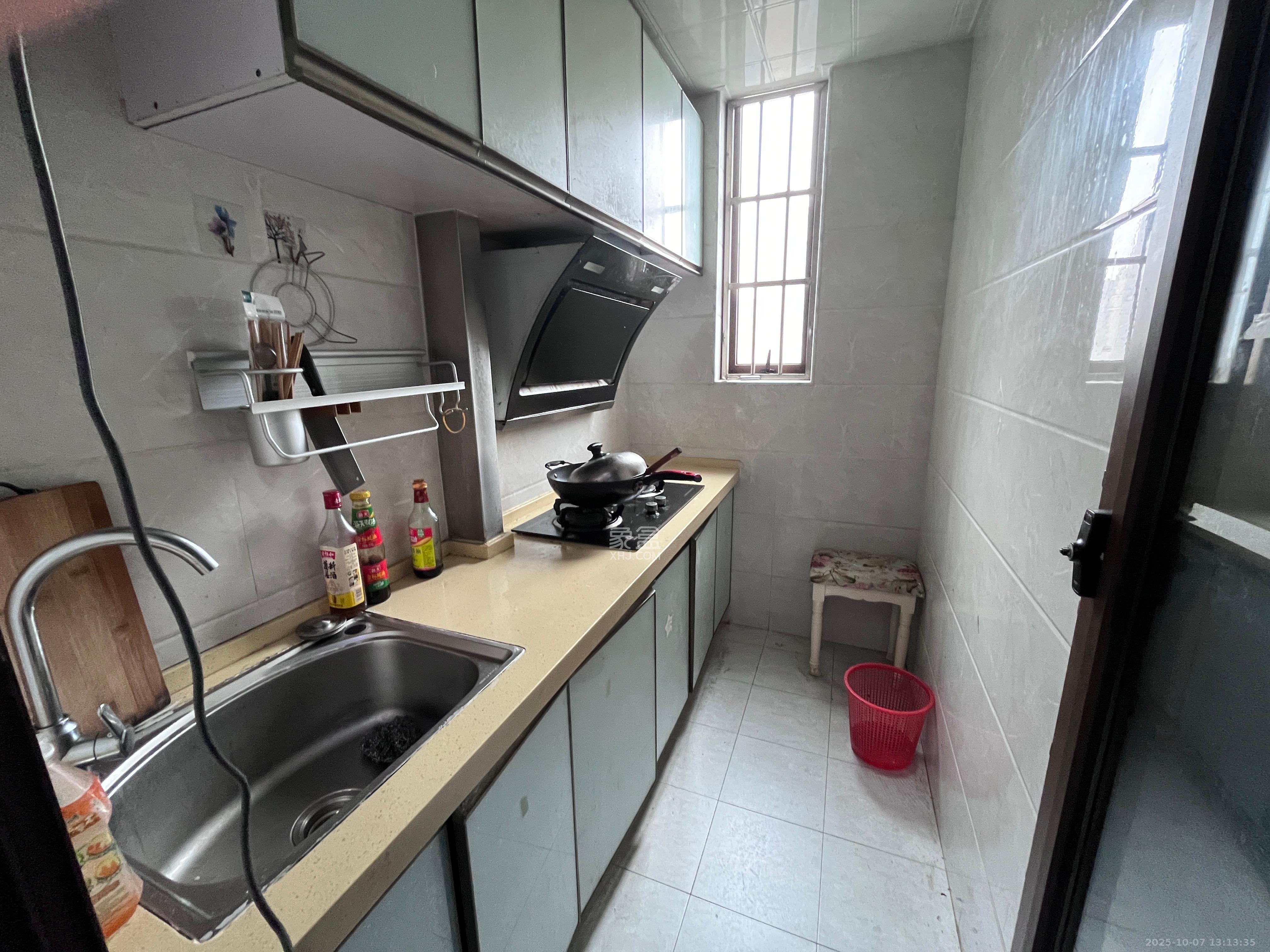 湖湾世景 1室1厅1卫 1100.0元/月 湖湾世景 1室1厅1卫 1100.0元/月室内图