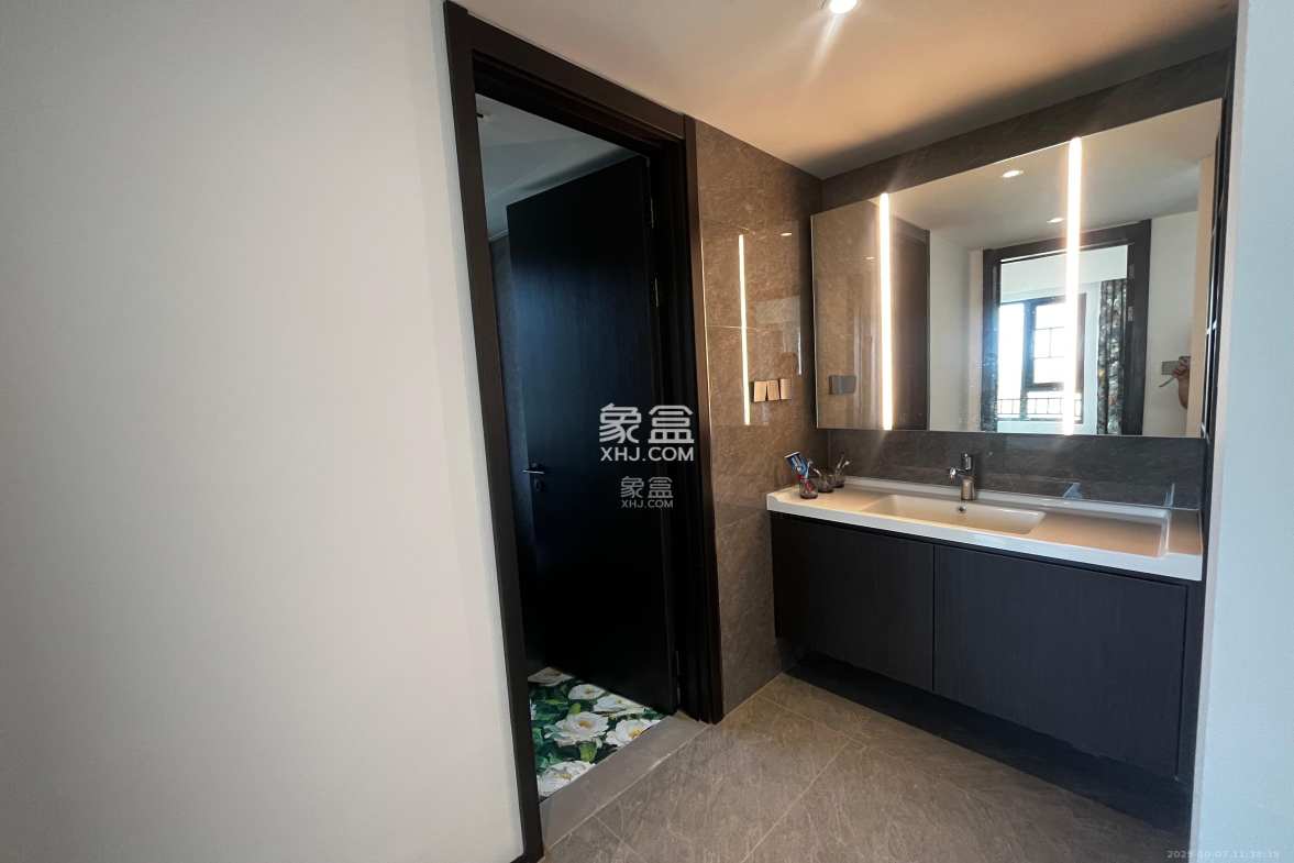 万科松湖天地  4室2厅2卫    6000.0元/月 万科松湖天地  4室2厅2卫    6000.0元/月室内图