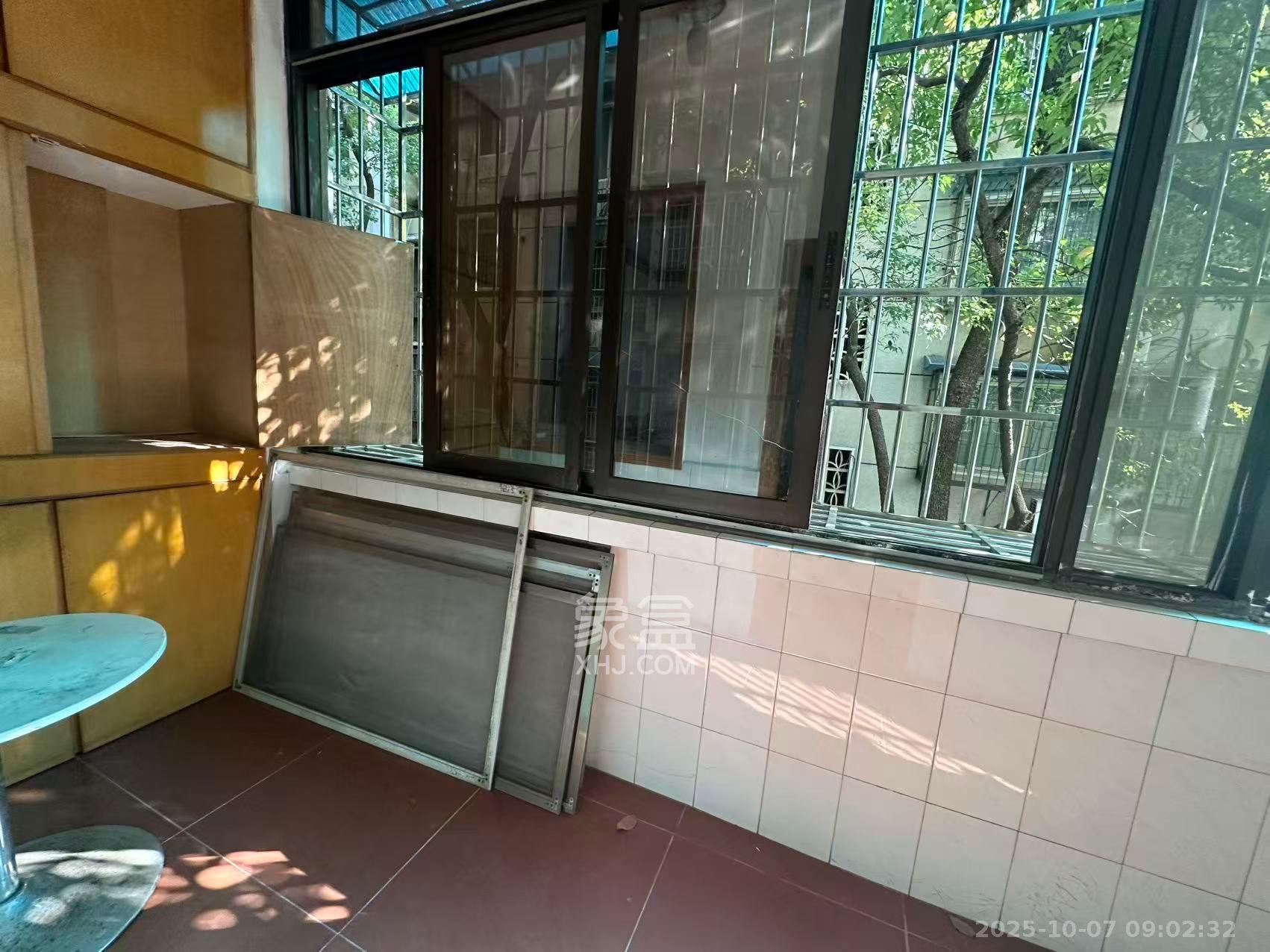 赤岗小区(一二三片) 2室1厅1卫 1500.0元/月 赤岗小区(一二三片) 2室1厅1卫 1500.0元/月室内图