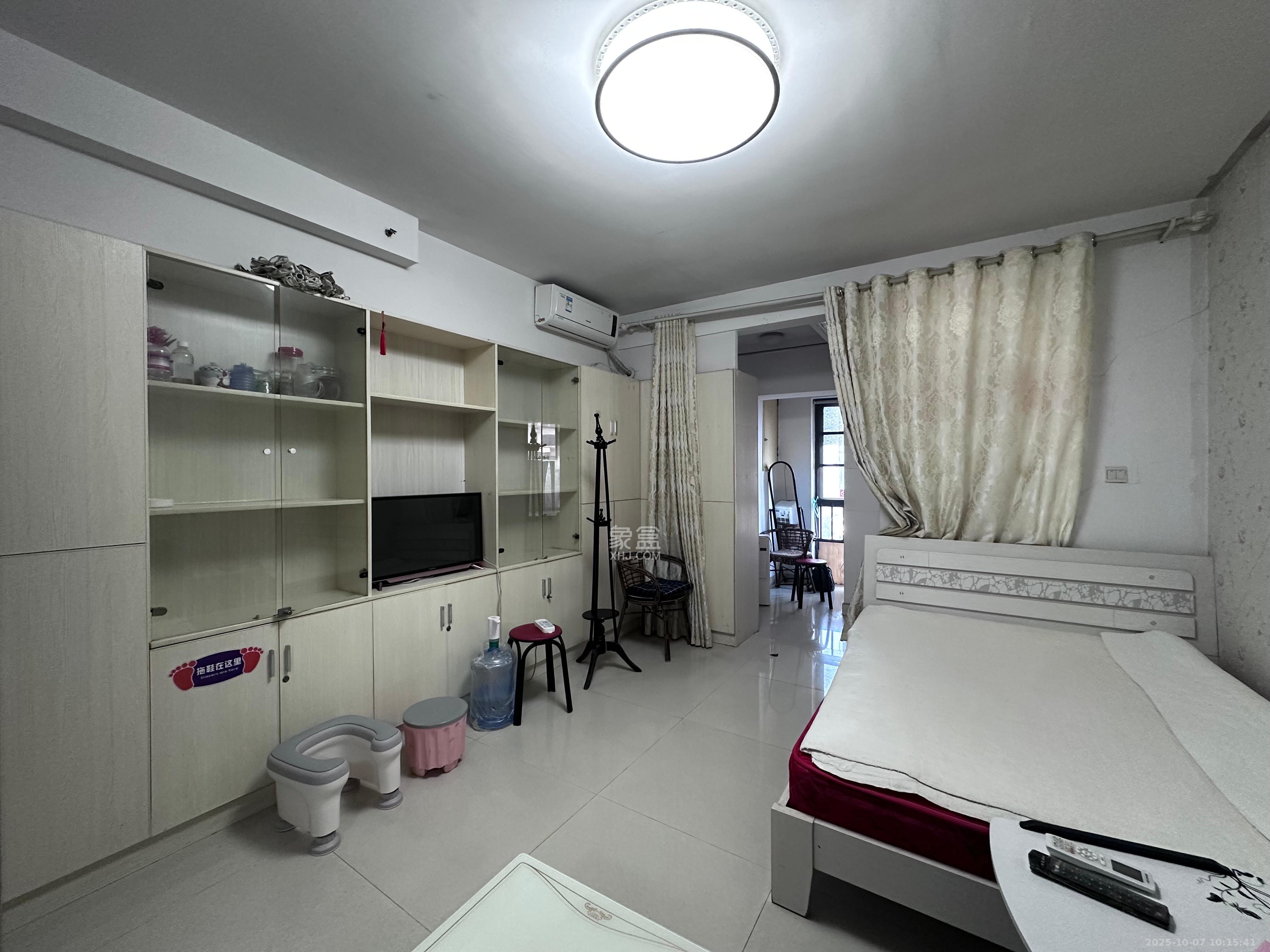 湘域相遇  1室1厅1卫    1600.0元/月