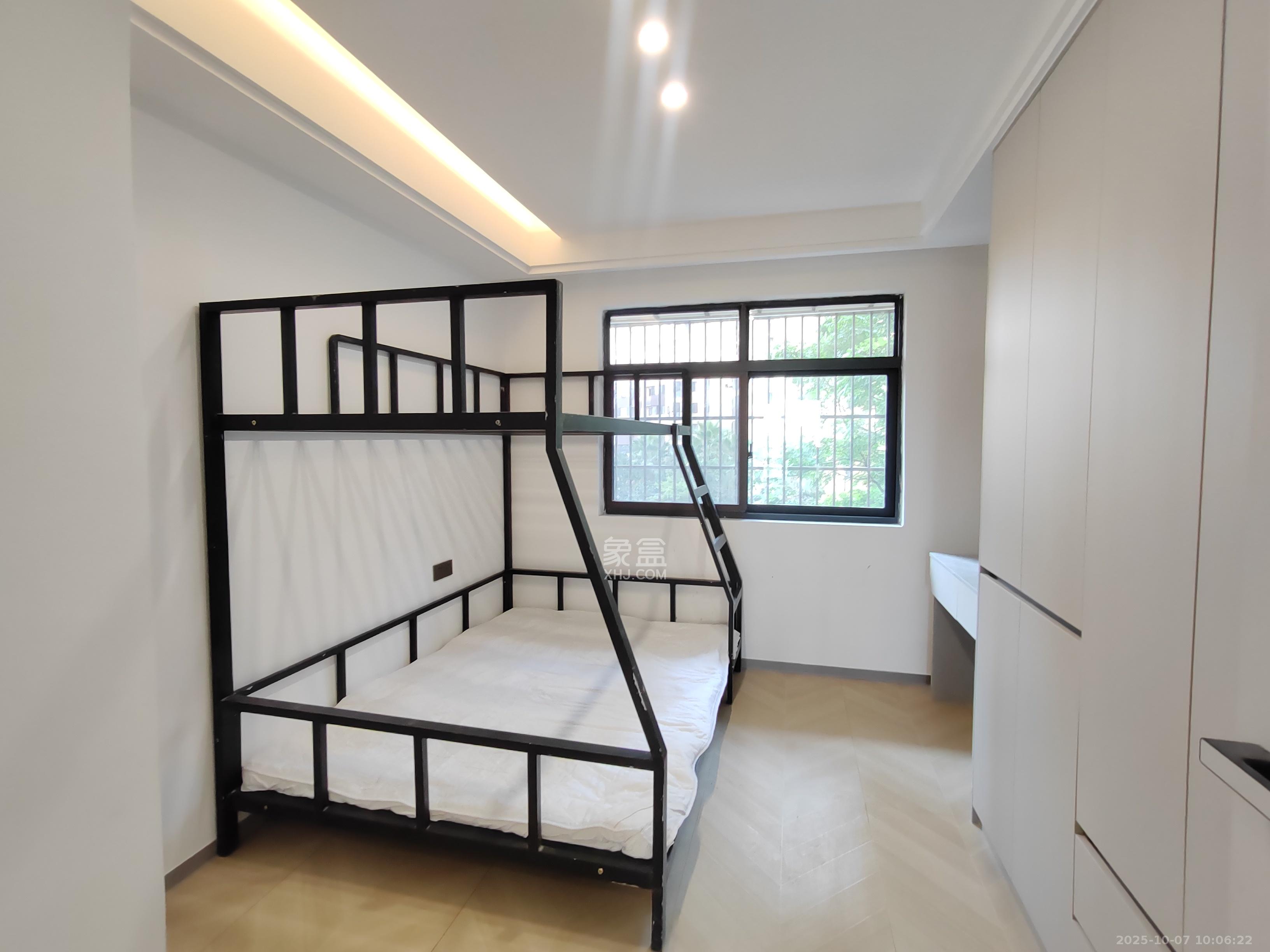 保利香槟国际  5室2厅2卫    3000.0元/月室内图