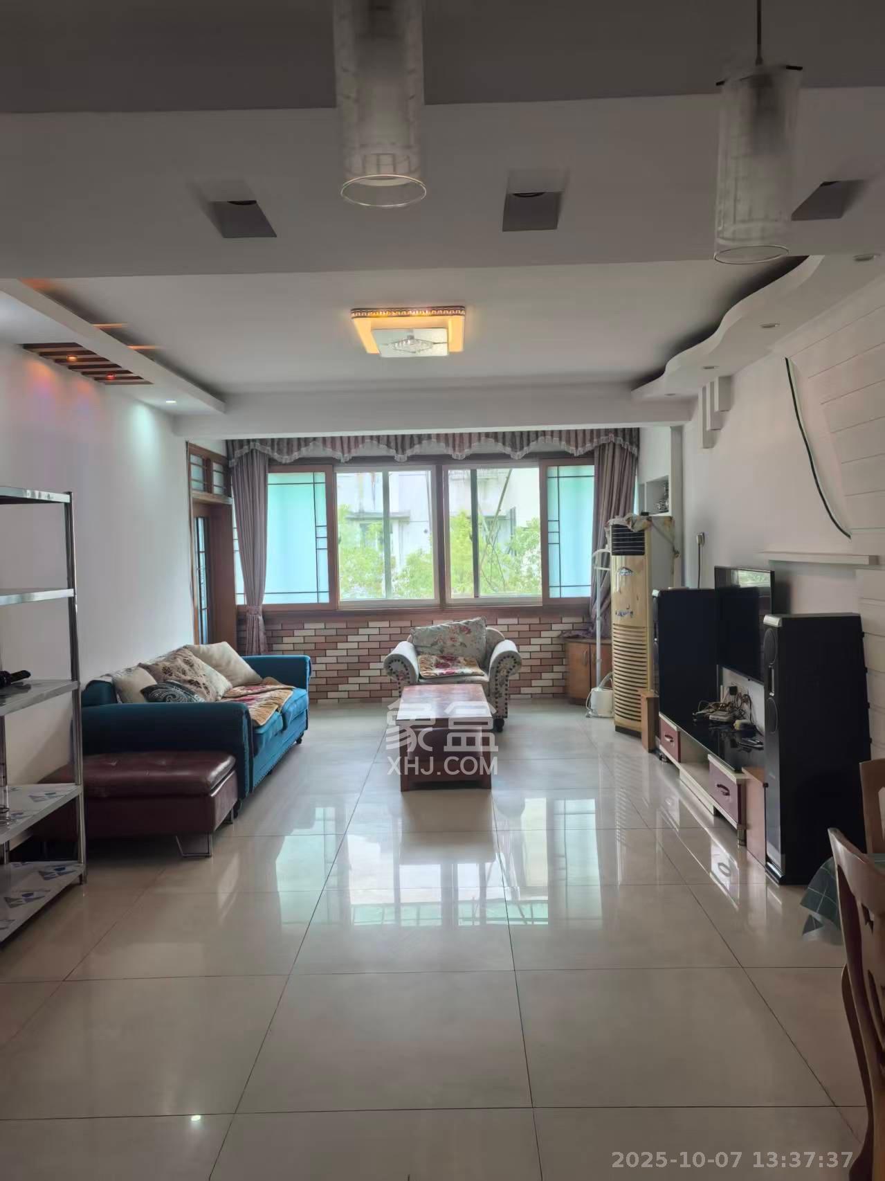 科大景园  3室0厅0卫    1900.0元/月