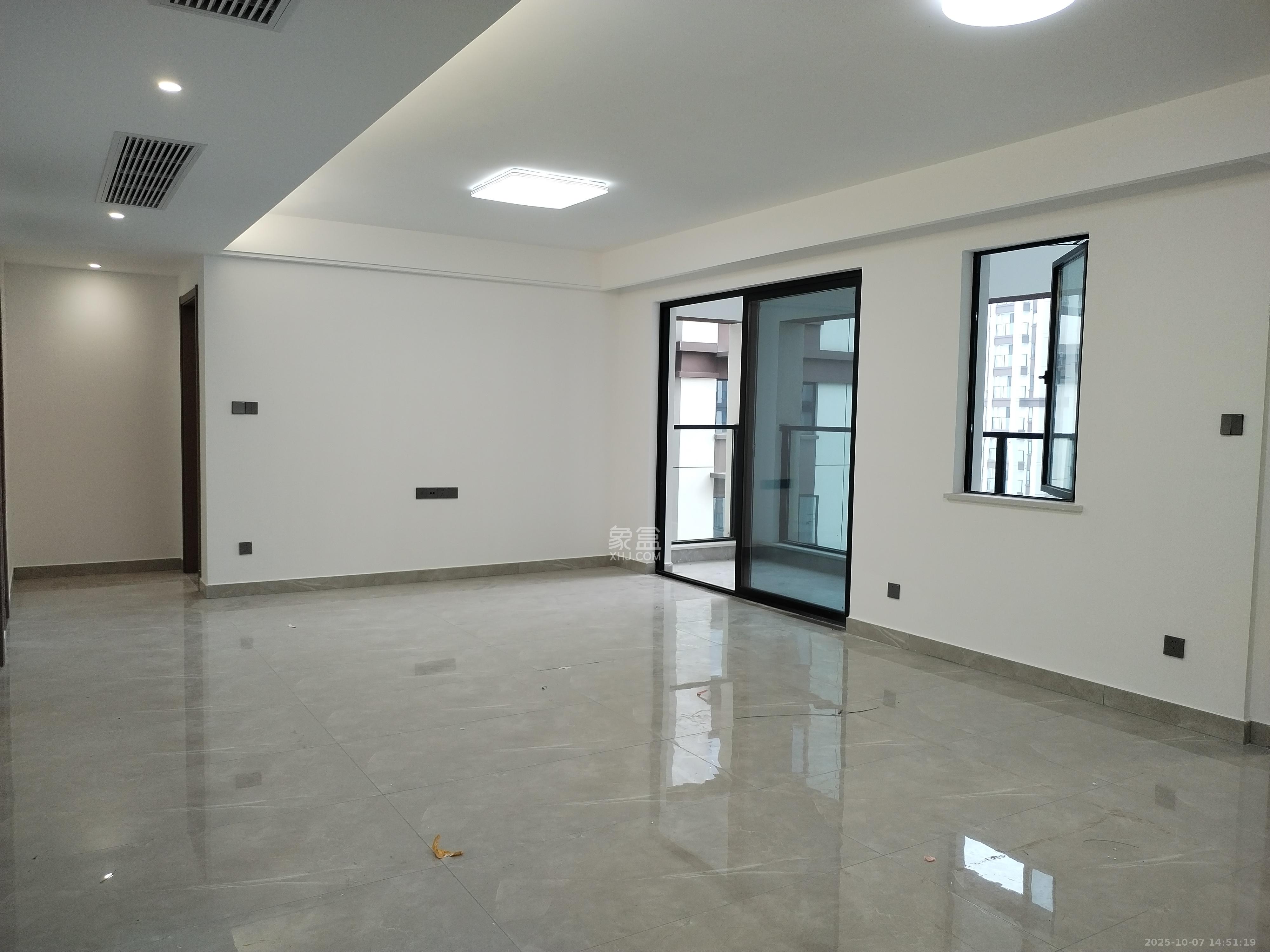 金富湘江悦城  4室2厅2卫    3000.0元/月 金富湘江悦城  4室2厅2卫    3000.0元/月