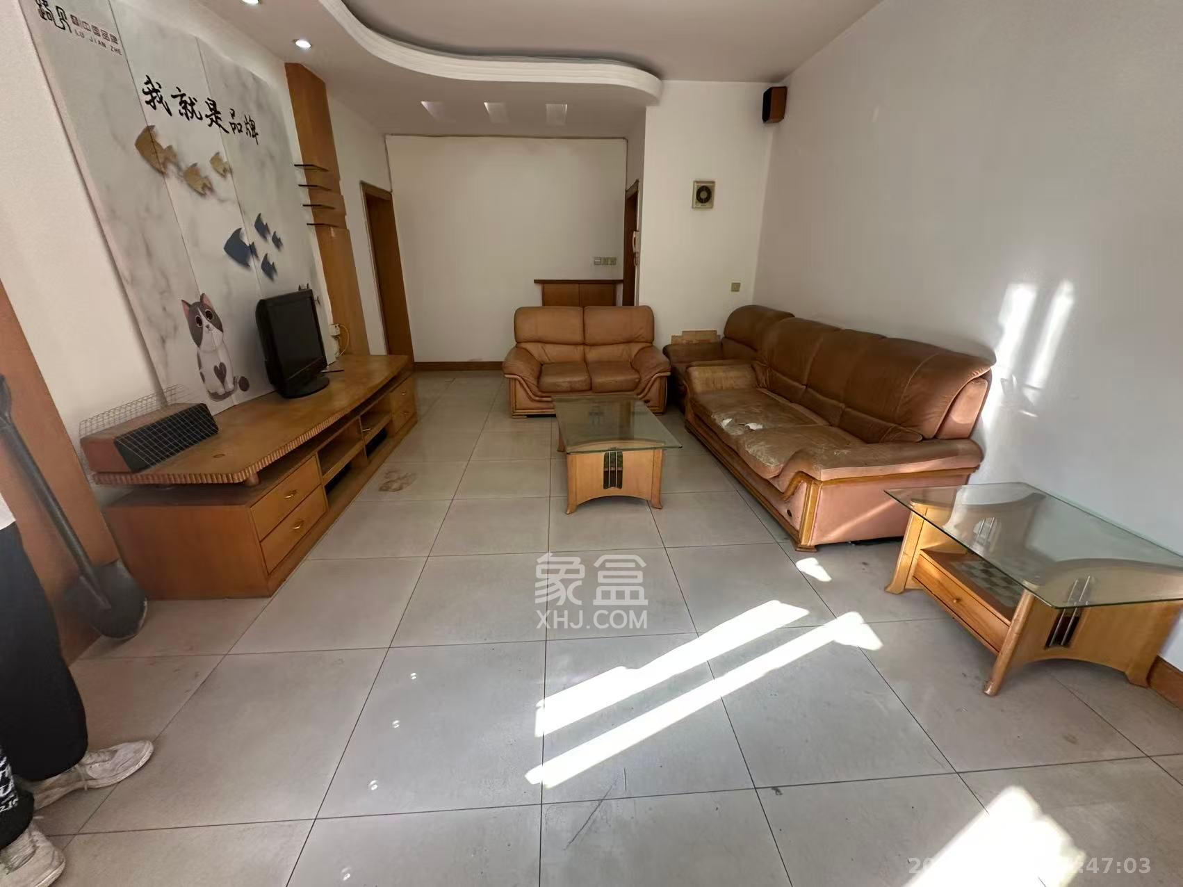 杨家山交警宿舍  2室1厅1卫    1500.0元/月