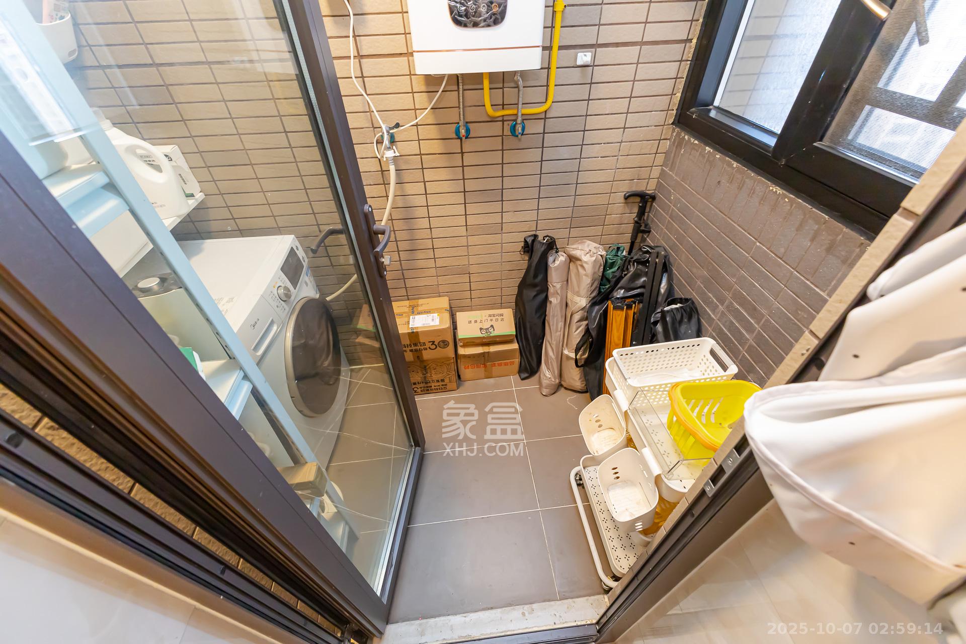 时代倾城四期 4室2厅2卫 93.8万 时代倾城四期 4室2厅2卫 93.8万阳台