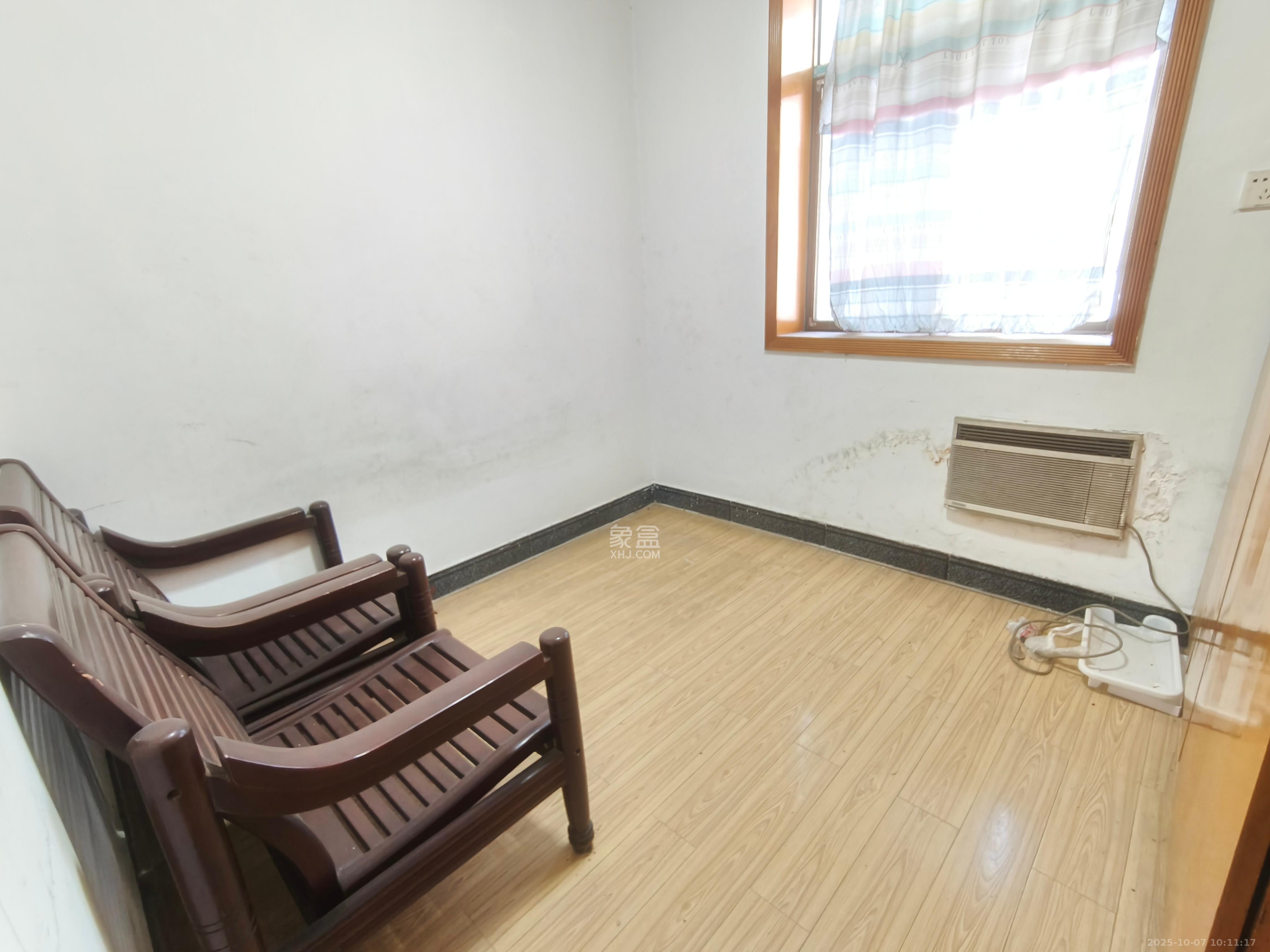 崇文里、崇圣里散盘  3室2厅1卫    2200.0元/月室内图