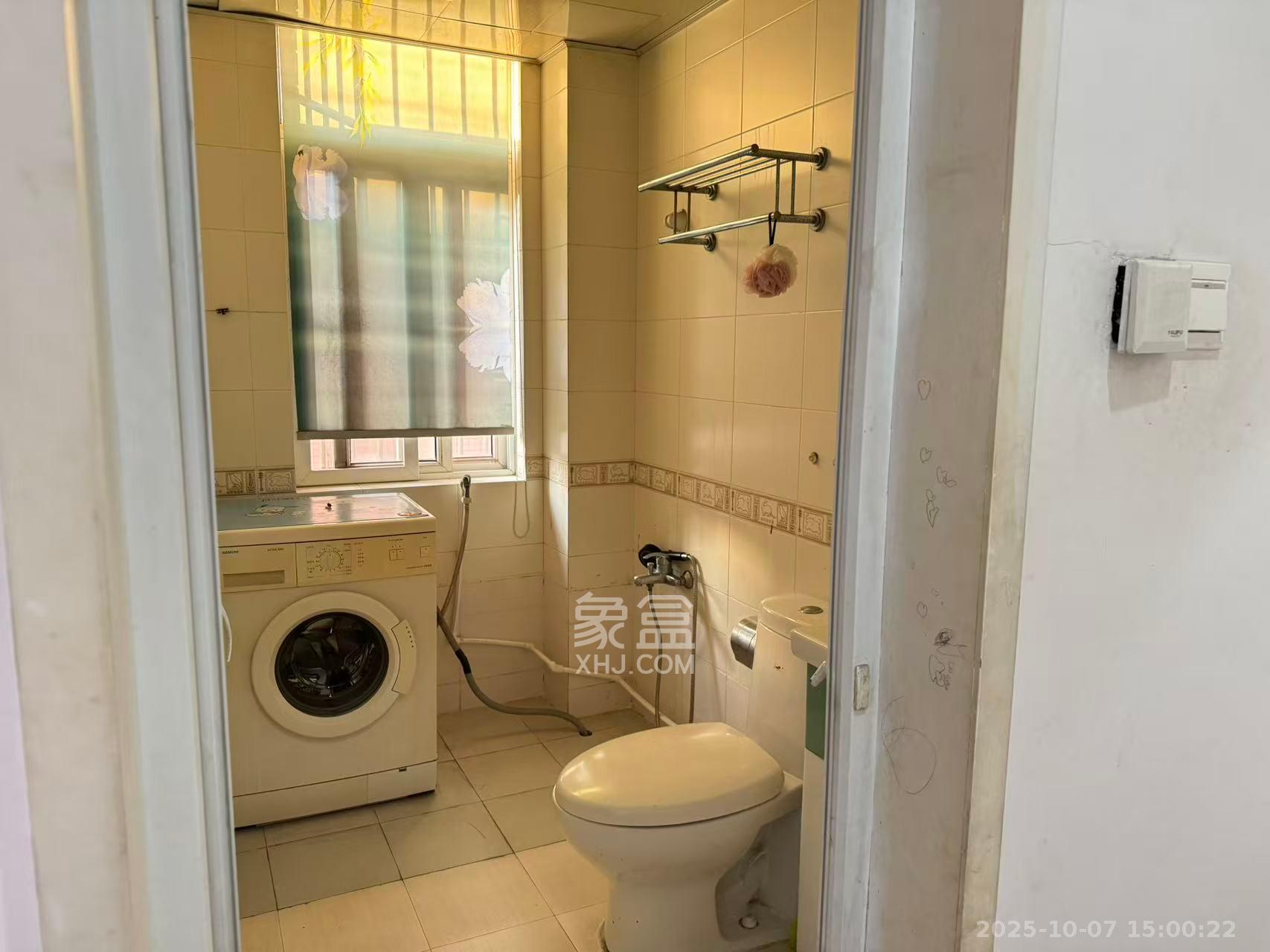 翡翠林居  3室2厅2卫    2000.0元/月 翡翠林居  3室2厅2卫    2000.0元/月室内图