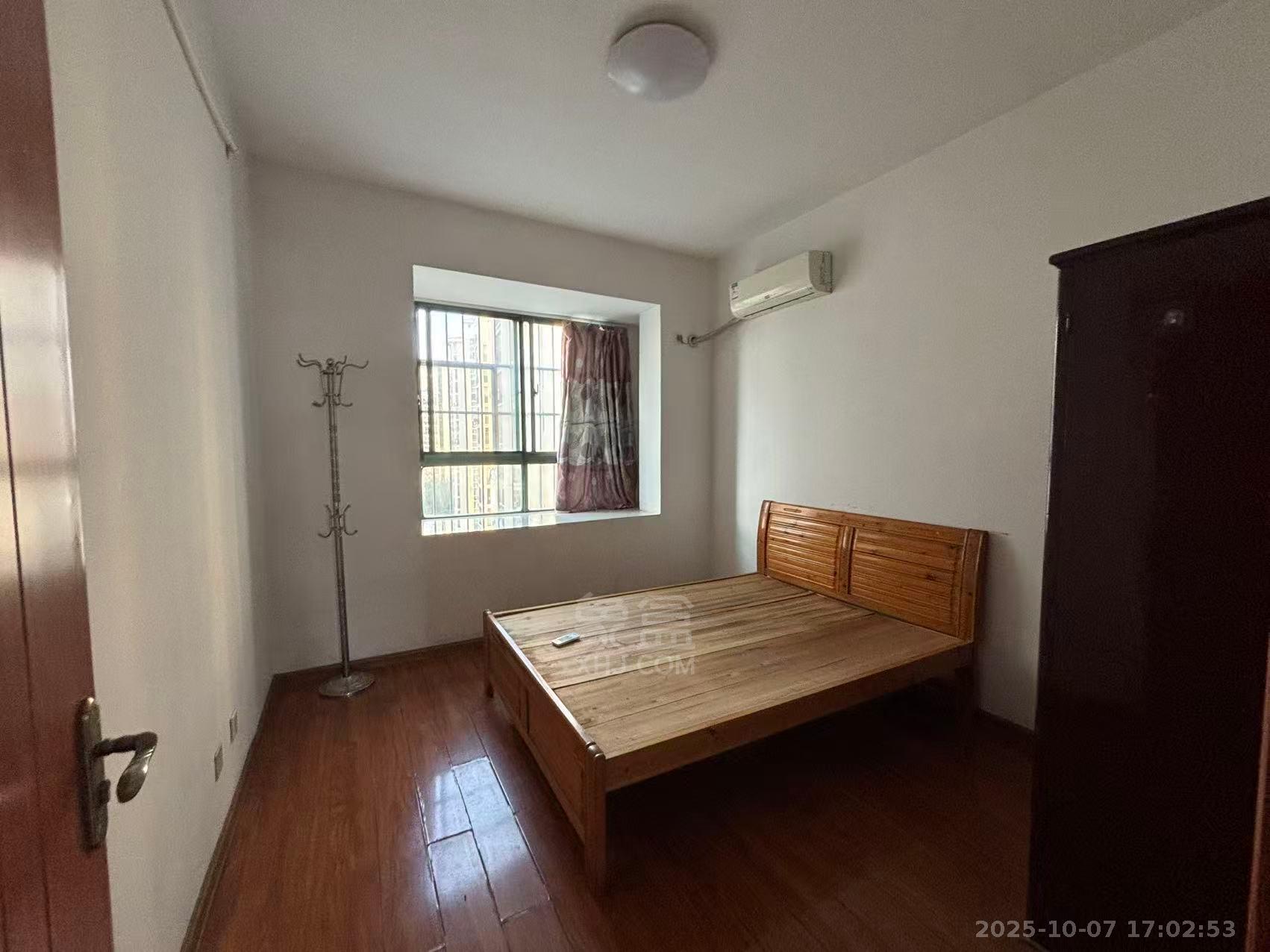 共和城 3室2厅1卫 1800.0元/月 共和城 3室2厅1卫 1800.0元/月室内图