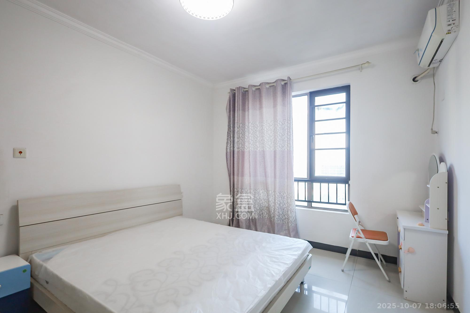 世茂铂翠湾二期 3室2厅1卫 126.0万 世茂铂翠湾二期 3室2厅1卫 126.0万卧室