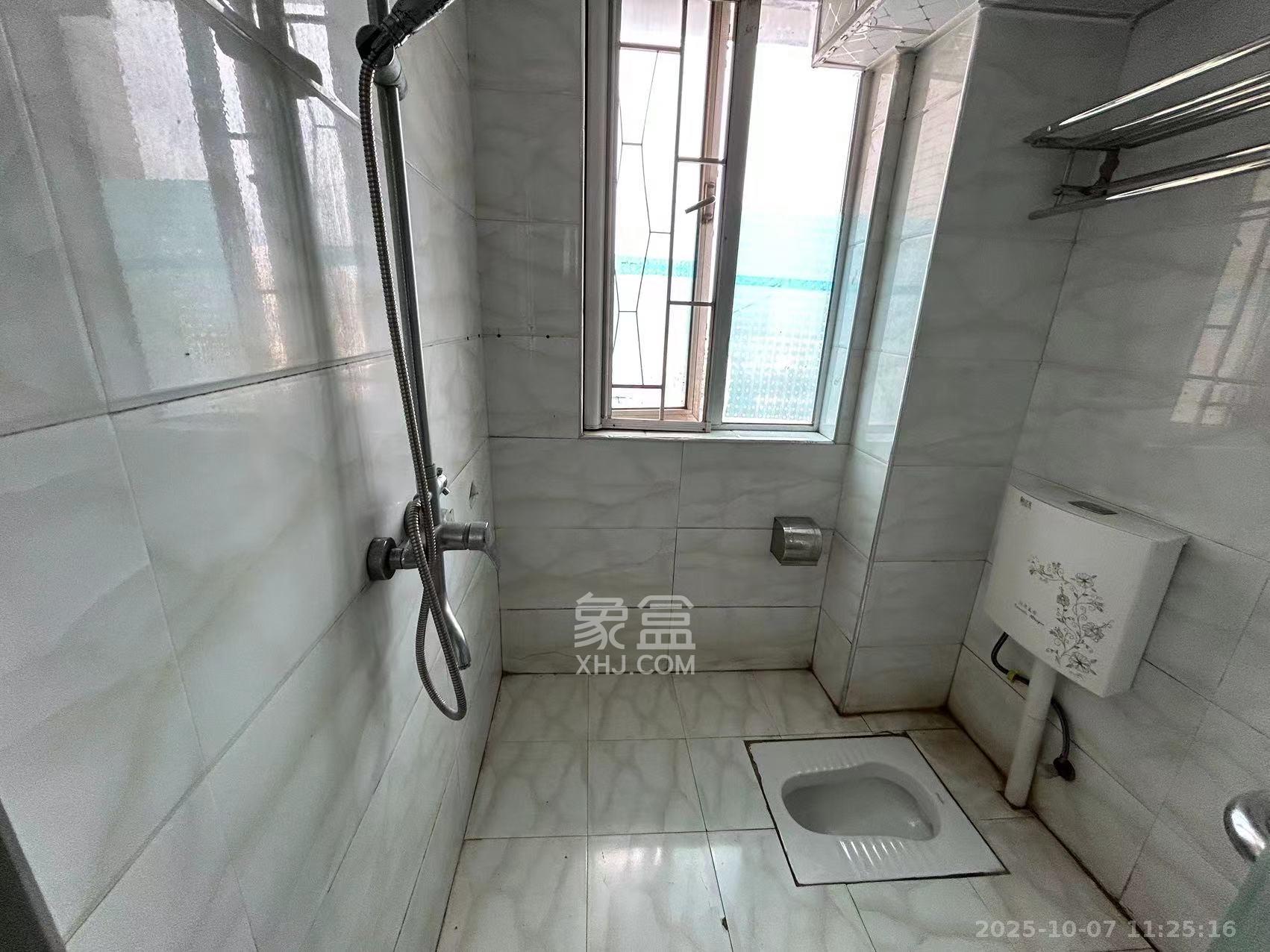 恒广国际景园一二区  3室2厅2卫    2500.0元/月室内图