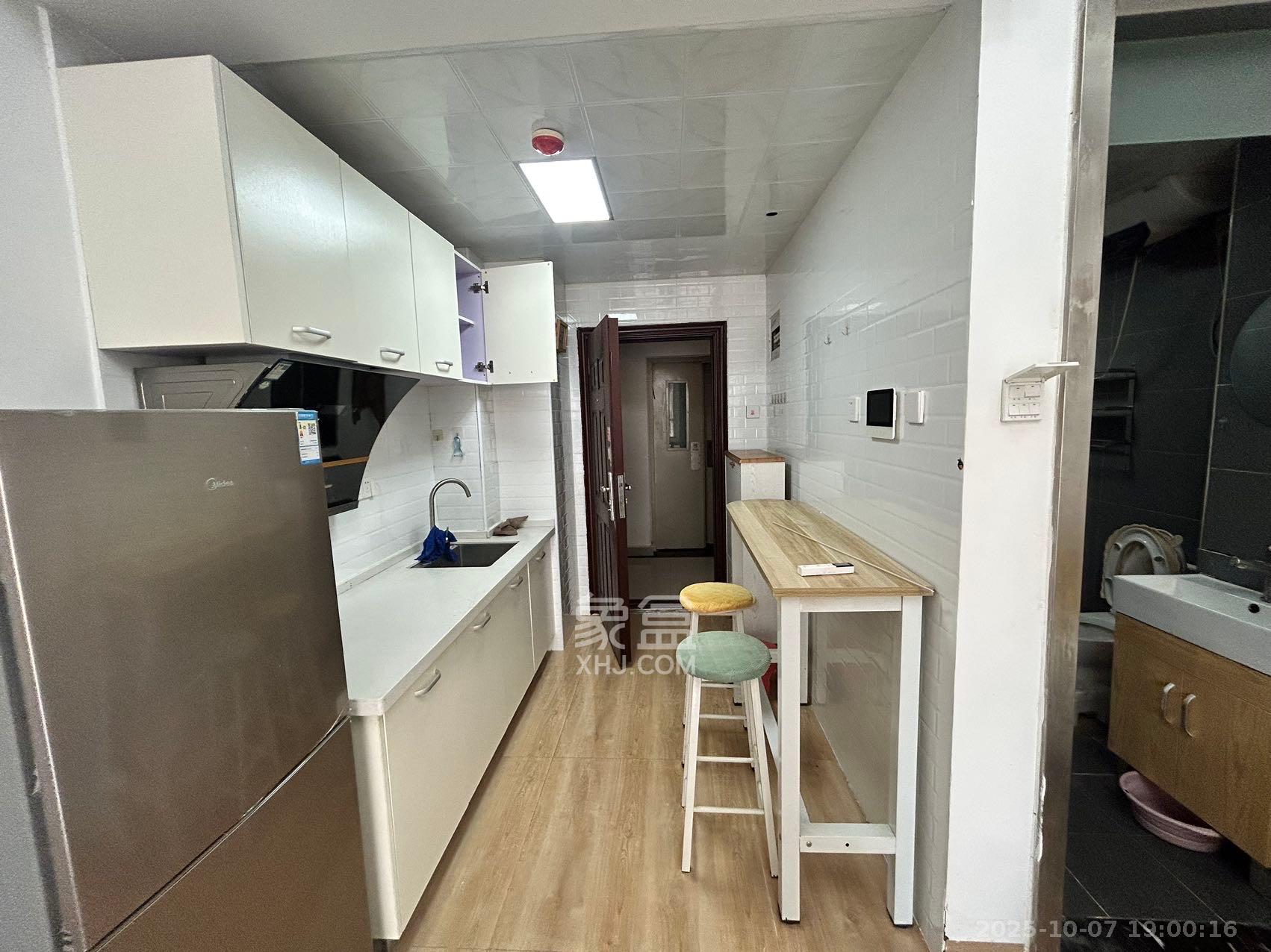 北辰三角洲E4区 1室1厅1卫 1800.0元/月 北辰三角洲E4区 1室1厅1卫 1800.0元/月室内图