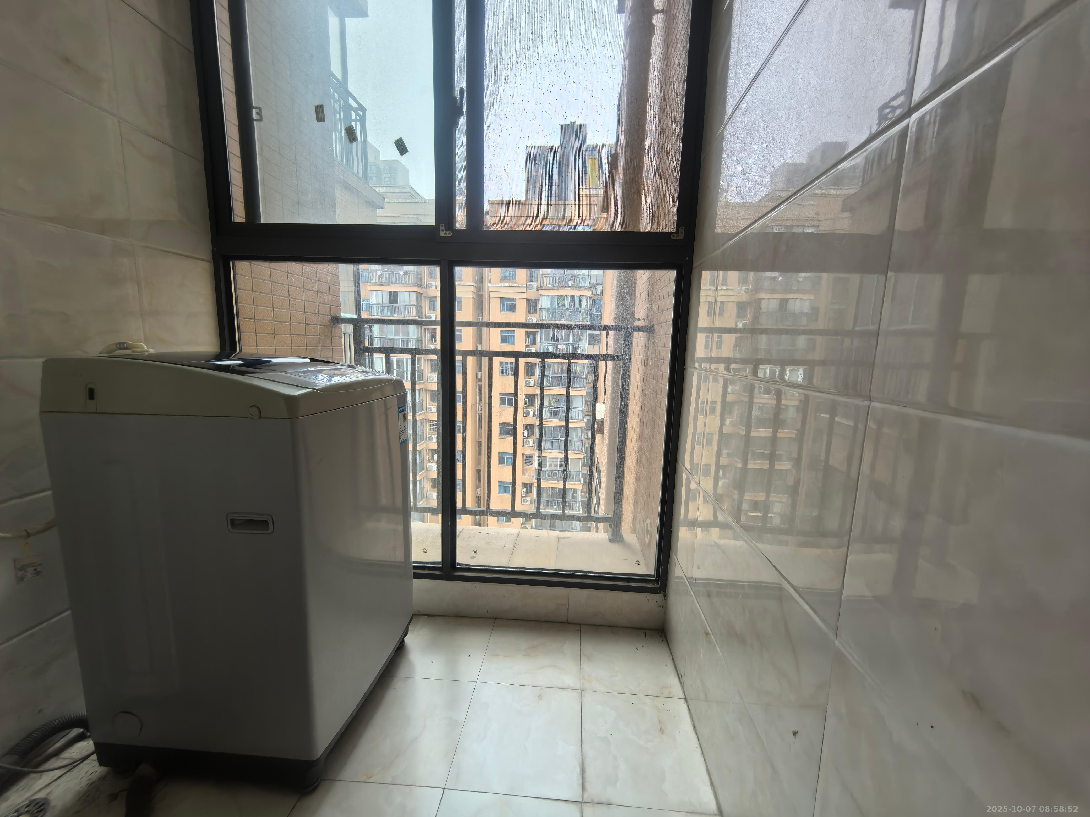 杜鹃文苑  2室2厅1卫    1800.0元/月 杜鹃文苑  2室2厅1卫    1800.0元/月室内图