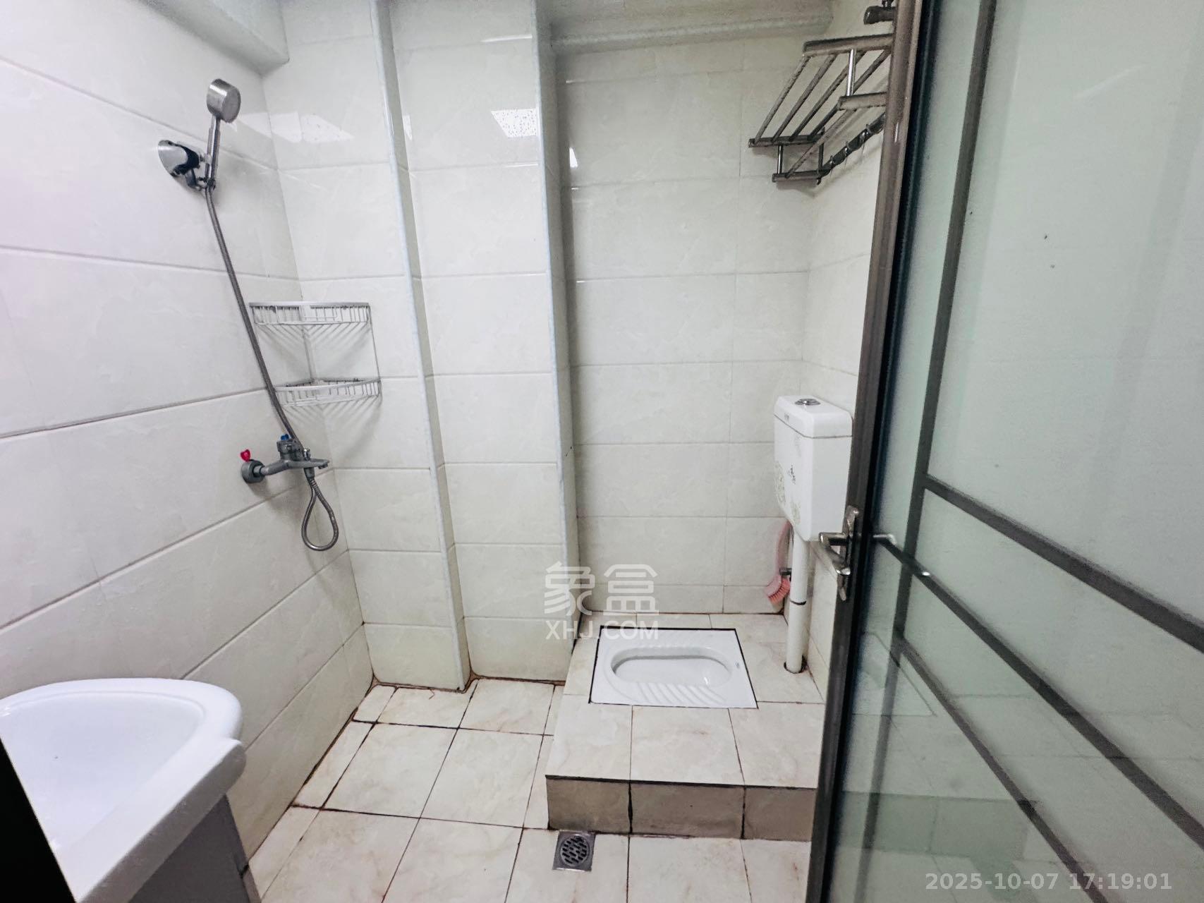 创世纪广场 1室1厅1卫 1500.0元/月 创世纪广场 1室1厅1卫 1500.0元/月室内图