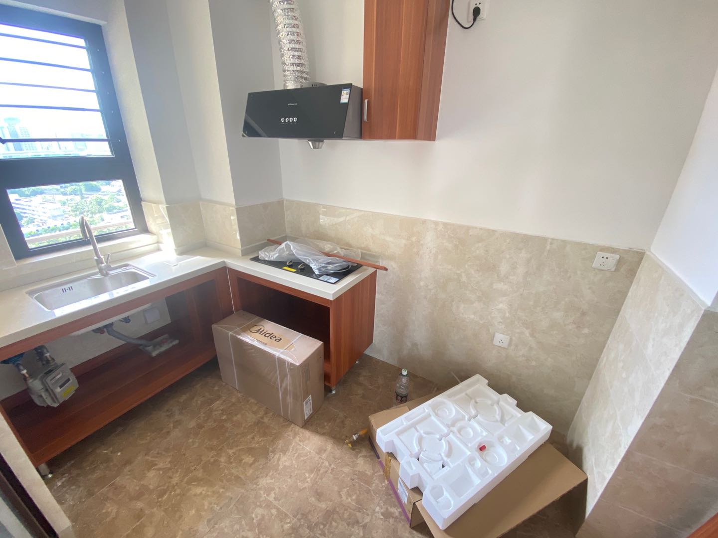 融创海口一号  3室2厅2卫    215.0万 融创海口一号  3室2厅2卫    215.0万客厅