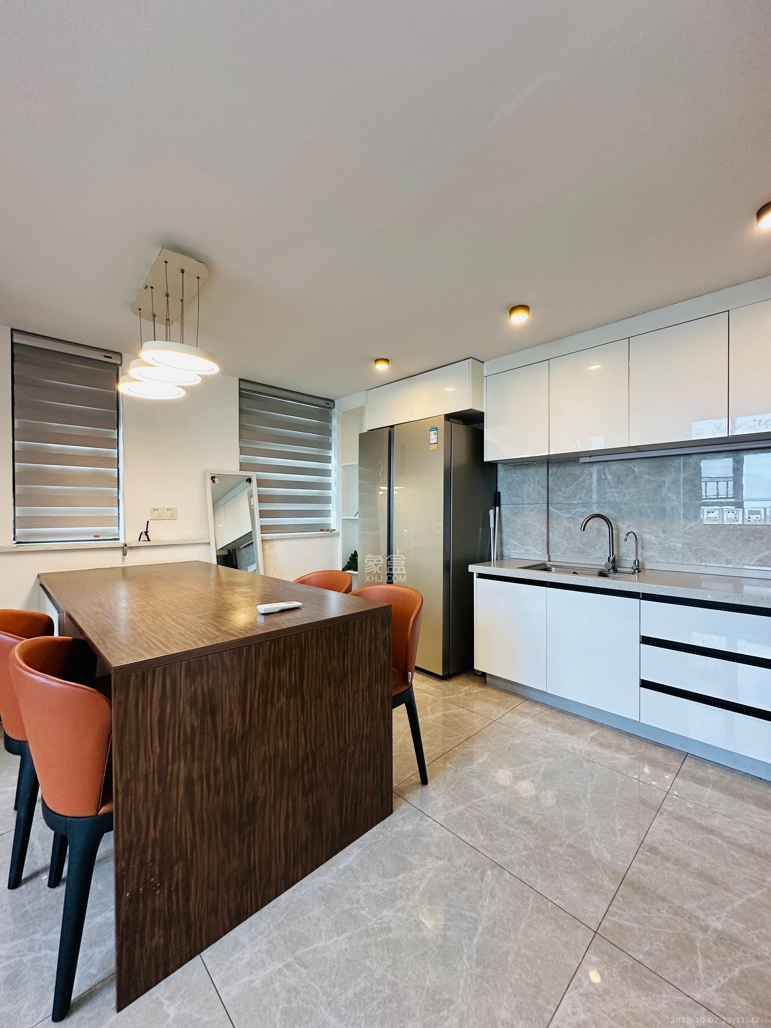 达美溪湖湾 2室2厅1卫 3500.0元/月 达美溪湖湾 2室2厅1卫 3500.0元/月室内图