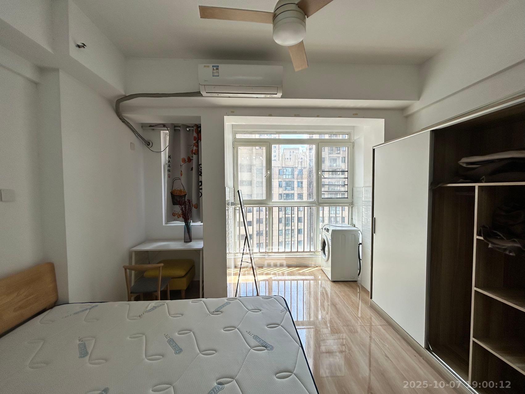 北辰三角洲E4区 1室1厅1卫 1800.0元/月 北辰三角洲E4区 1室1厅1卫 1800.0元/月室内图