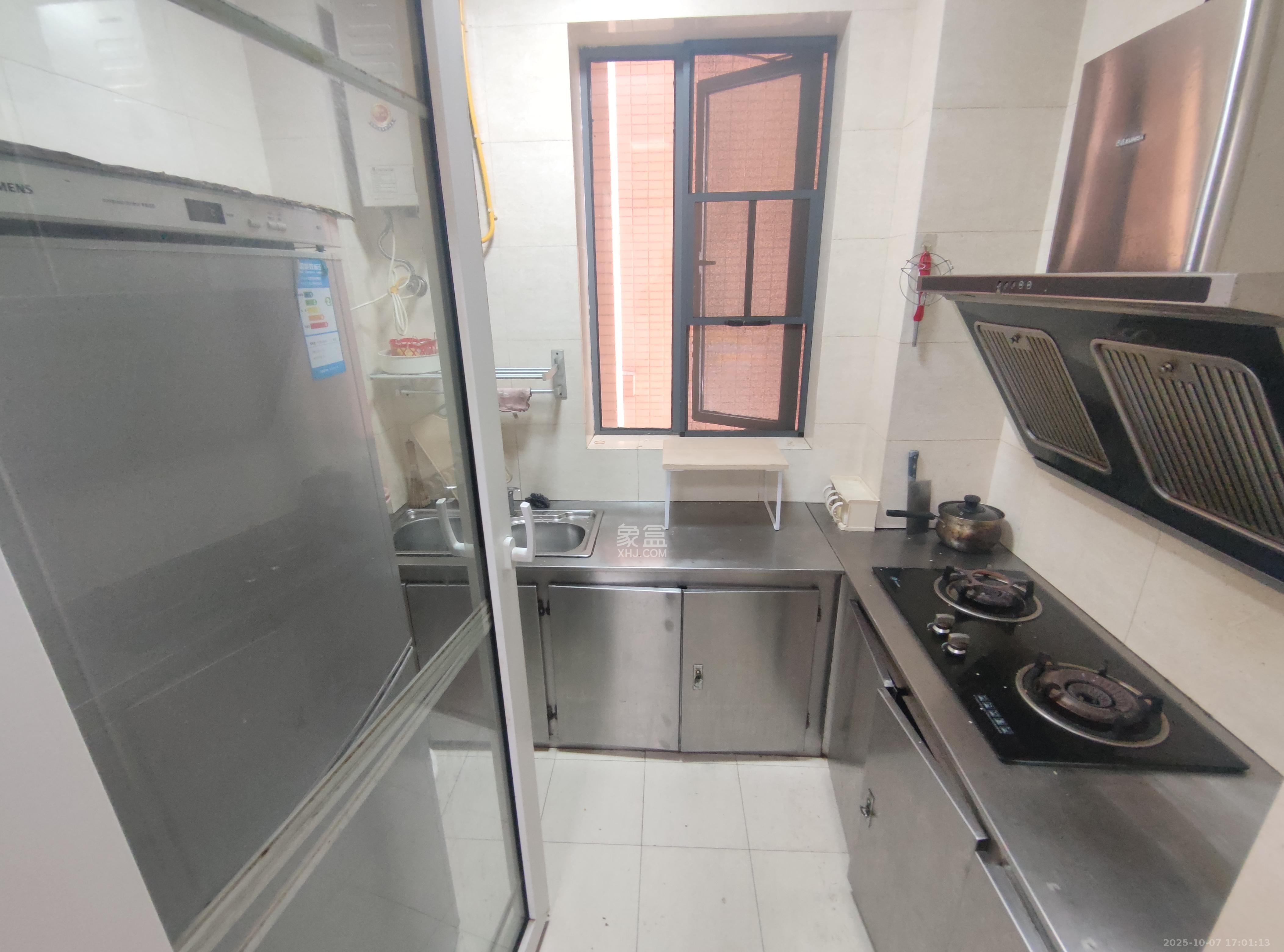 中城丽景香山园 3室2厅1卫 2600.0元/月 中城丽景香山园 3室2厅1卫 2600.0元/月室内图