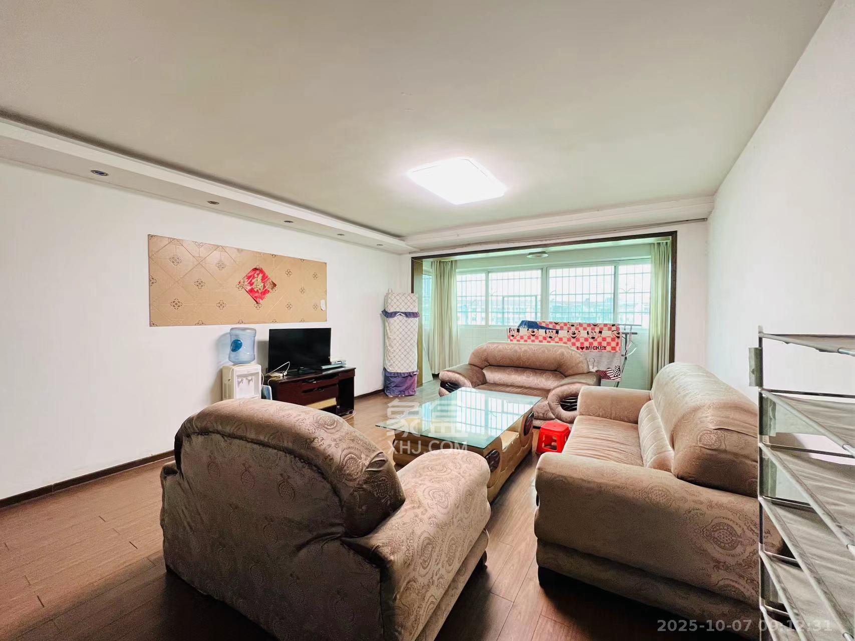 恩瑞麓山名园（龙王港小区）  3室2厅2卫    2600.0元/月室内图